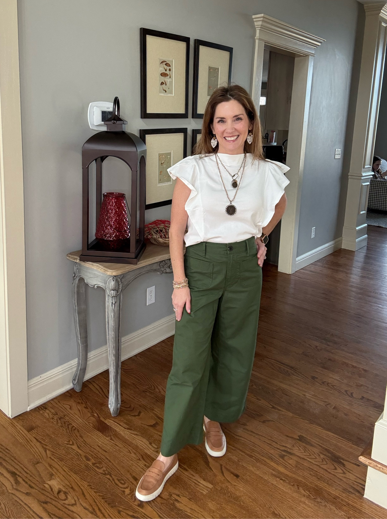 Super cute casual look with comfy arch support loafers. 

Wearing a size XS in pants and XS in shirt. Fits true to size  

You can find jewelry at https://www.crazybusymama.com/CBMearrings
Use code: 
Use Code: LORI10 to save on your entire purchase 

#CrazyBusyMama 