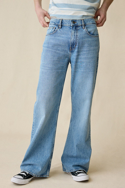 GUESS JEANS Relaxed Bootcut Jeans | Urban Outfitters (US and RoW)