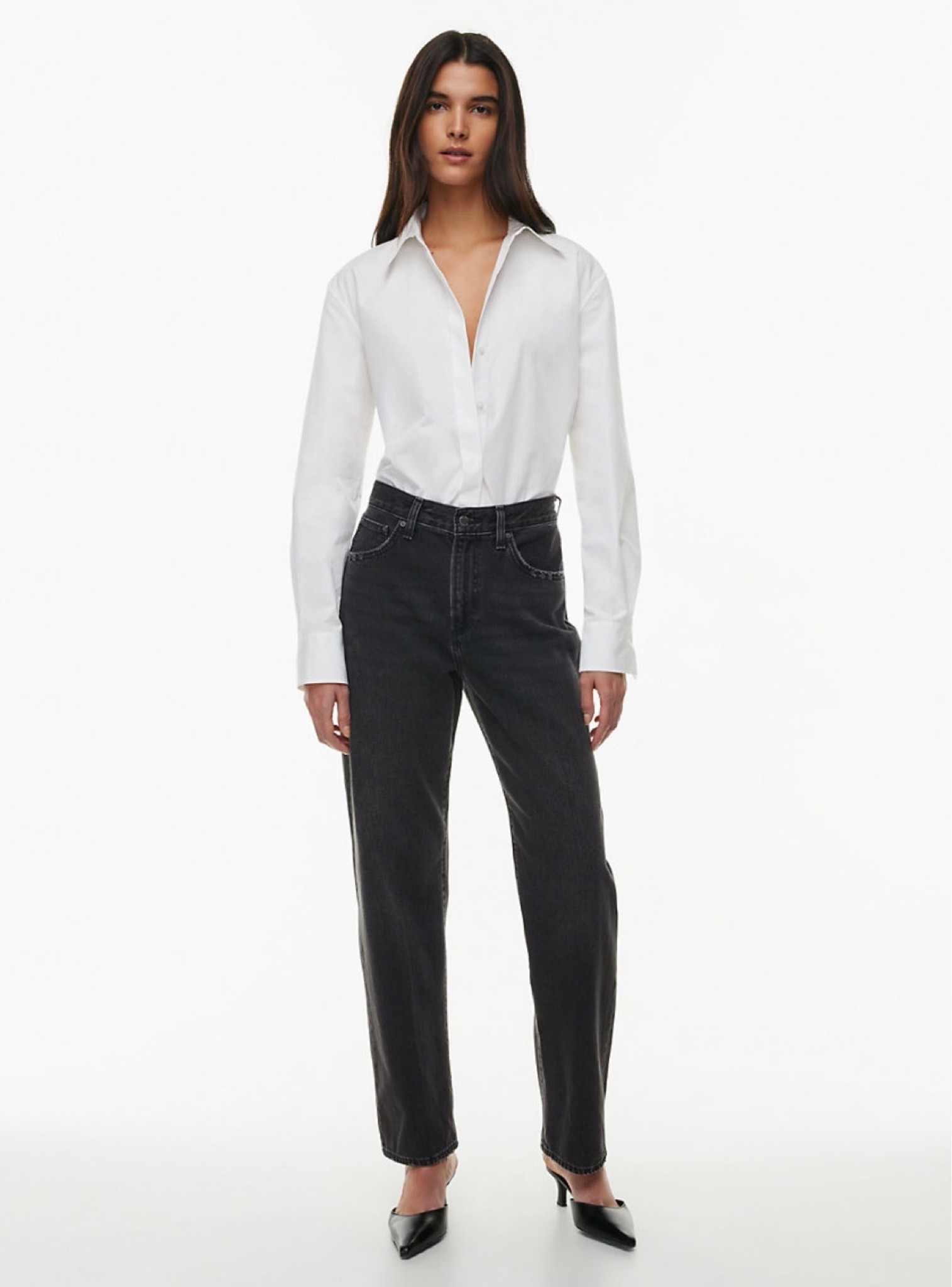 These ‘90s Marlo High-Rise Baggy Jeans by Aritzia are sooo good! They can easily be dressed up or down depending on the look that you’re going for. Pair with a knit crop top and sandals for a casual spring outfit 💐

Black jeans 
Women’s jeans 
Boyfriend jeans 
Mom jeans 
Baggy women’s jeans 
Black denim 
Oversized look 
Oversized pants 
Day to night 
Wardrobe staple 
Casual outfits for women 

#LTKstyletip