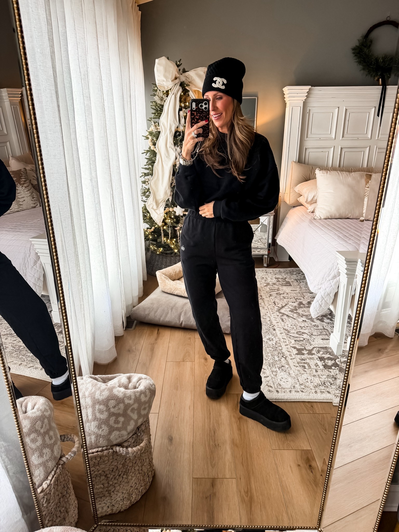 Comfy ALO set
Size medium 


#LTKHoliday #LTKselfcare #LTKmorningroutine