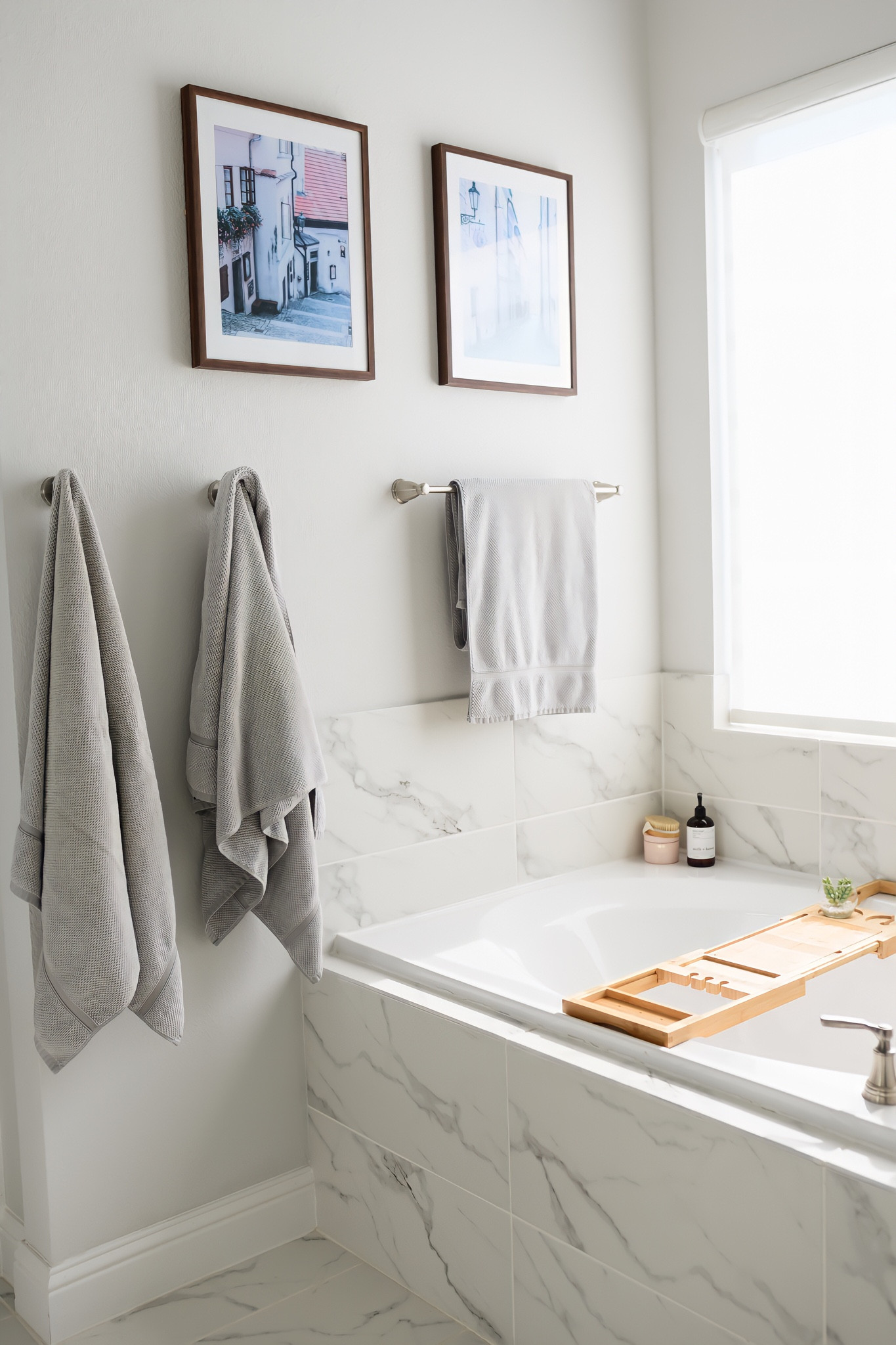 Modern Bathtub Inspo


Home  Bathroom  Bathtub  Bathtub inspo  Modern bathtub  Shower  Grey towel  bathtub tray   Wall art   Bathroom for home  neutral bathroom  

#LTKhome #LTKstyletip