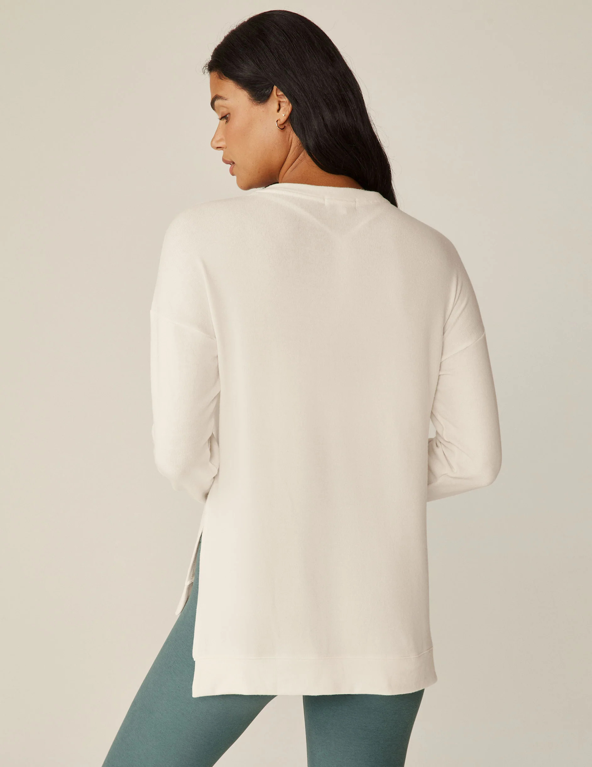 Long Weekend Lounge Pullover | Beyond Yoga | Beyond Yoga
