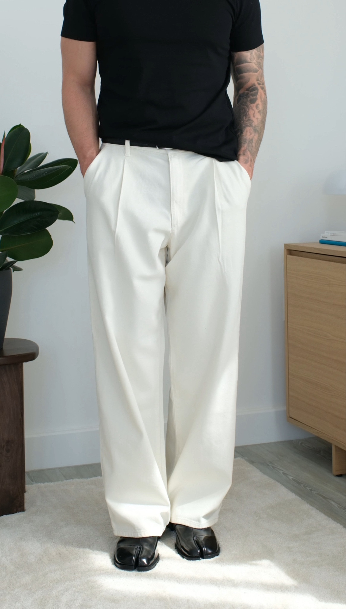 Wide leg pleated trousers, men’s wide leg trousers, cream trousers, beige trousers, Uniqlo trousers, wide leg pants, men’s wide leg pants, pleated trousers for men 

#LTKmens #LTKeurope #LTKxUNIQLO