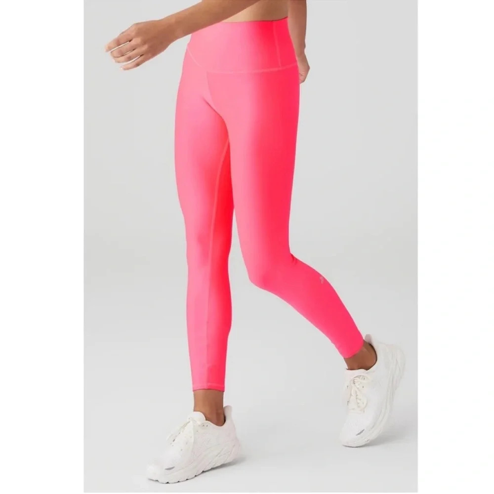 NWT💕ALO 7/8 High-Waist Airlift Legging
in Fluorescent Pink Coral Size M | Poshmark