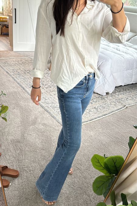 New favorite jeans from good American! Top is midrise and fits like a skinny jean but the bottom flares a bit! 

#LTKstyletip #LTKtravel #LTKover40