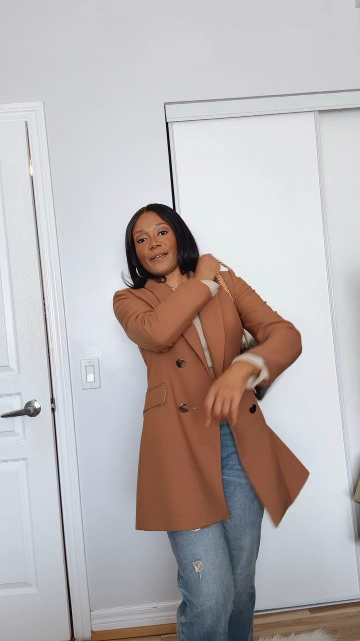 A little late - but here’s a quick spring OOTD. I opted for a cropped knit top in a beige/tan colour, a brown/tan blazer, jeans from the brand STS Blue via Nordstrom Rack and favourite Tory Burch Eleanor bag. Lots of great sale finds to help you recreate this look. 

Spring Outfit, blazer outfit, high-waisted denim, Valentino belt, designer belt, Tory Burch Eleanor bag, what to wear, how to style 


#LTKSaleAlert #LTKItBag #LTKVideo