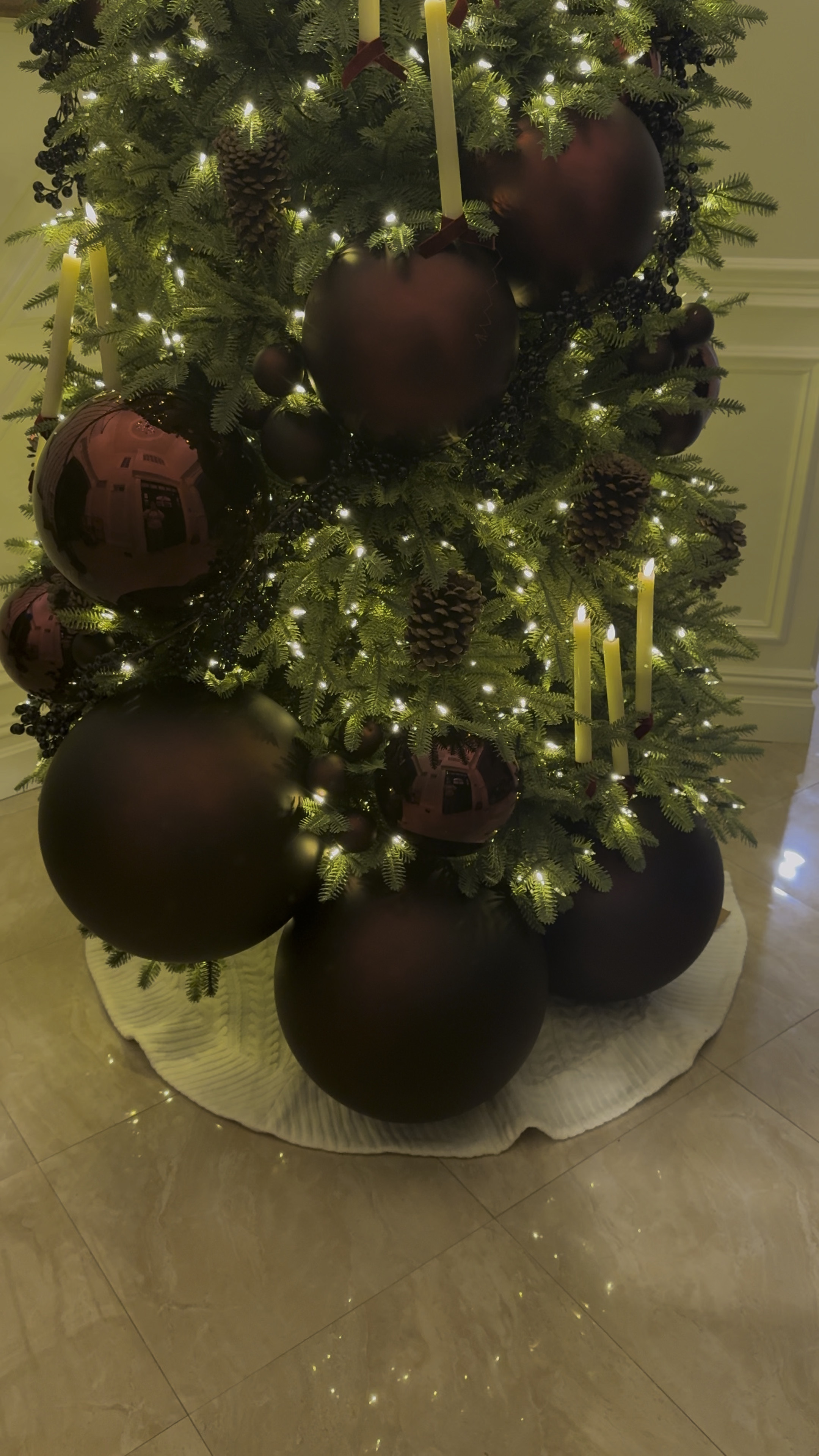 This year’s tree! So much is out of stock that I barely pulled this together but I added some alternative color ways in there. 

Original Inspiration by Home Decor & Design on TikTok

#LTKHome #LTKSeasonal #LTKHoliday