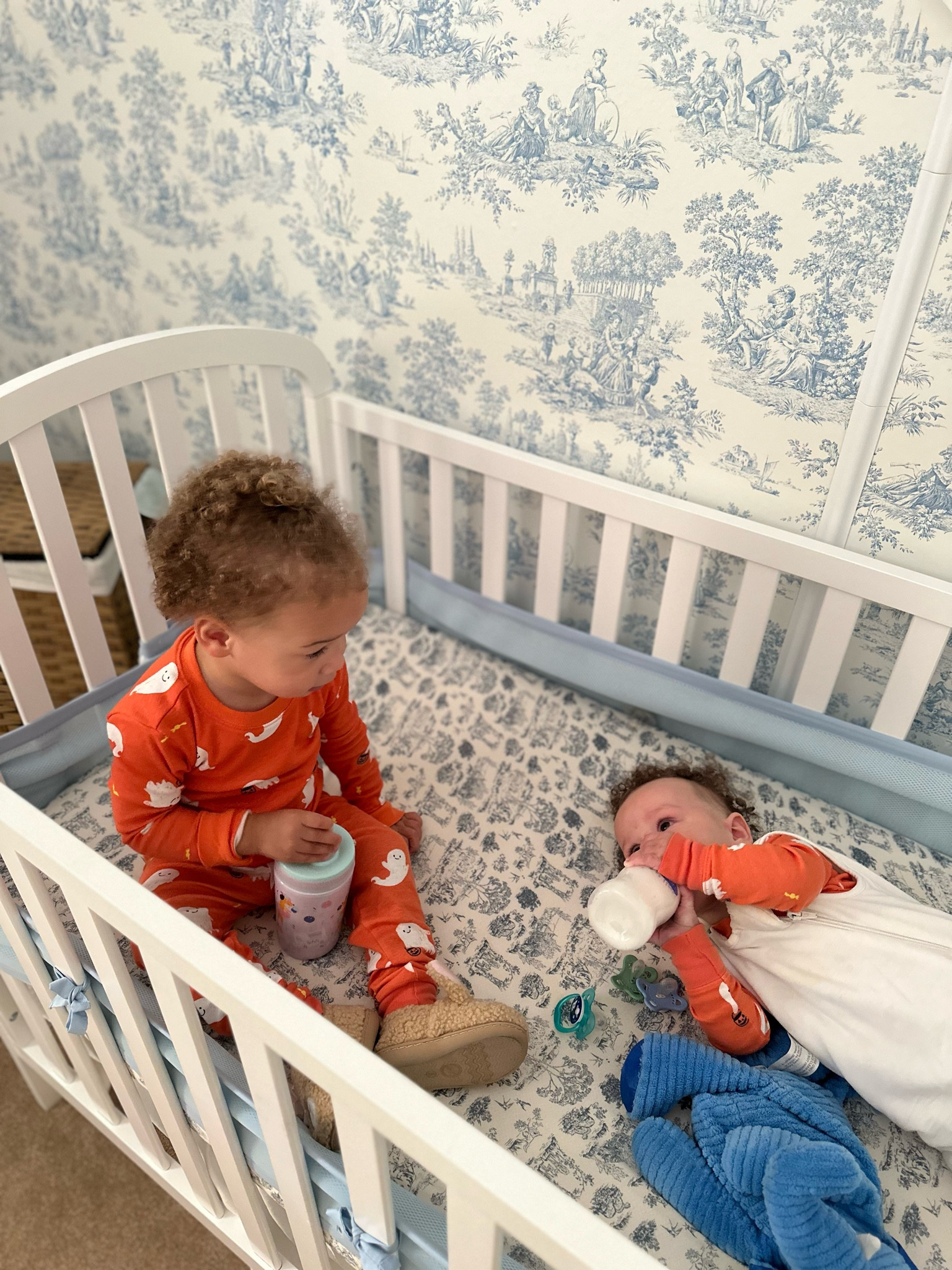 Matching Jammies + morning milk 👧🏽👶🏽🎃