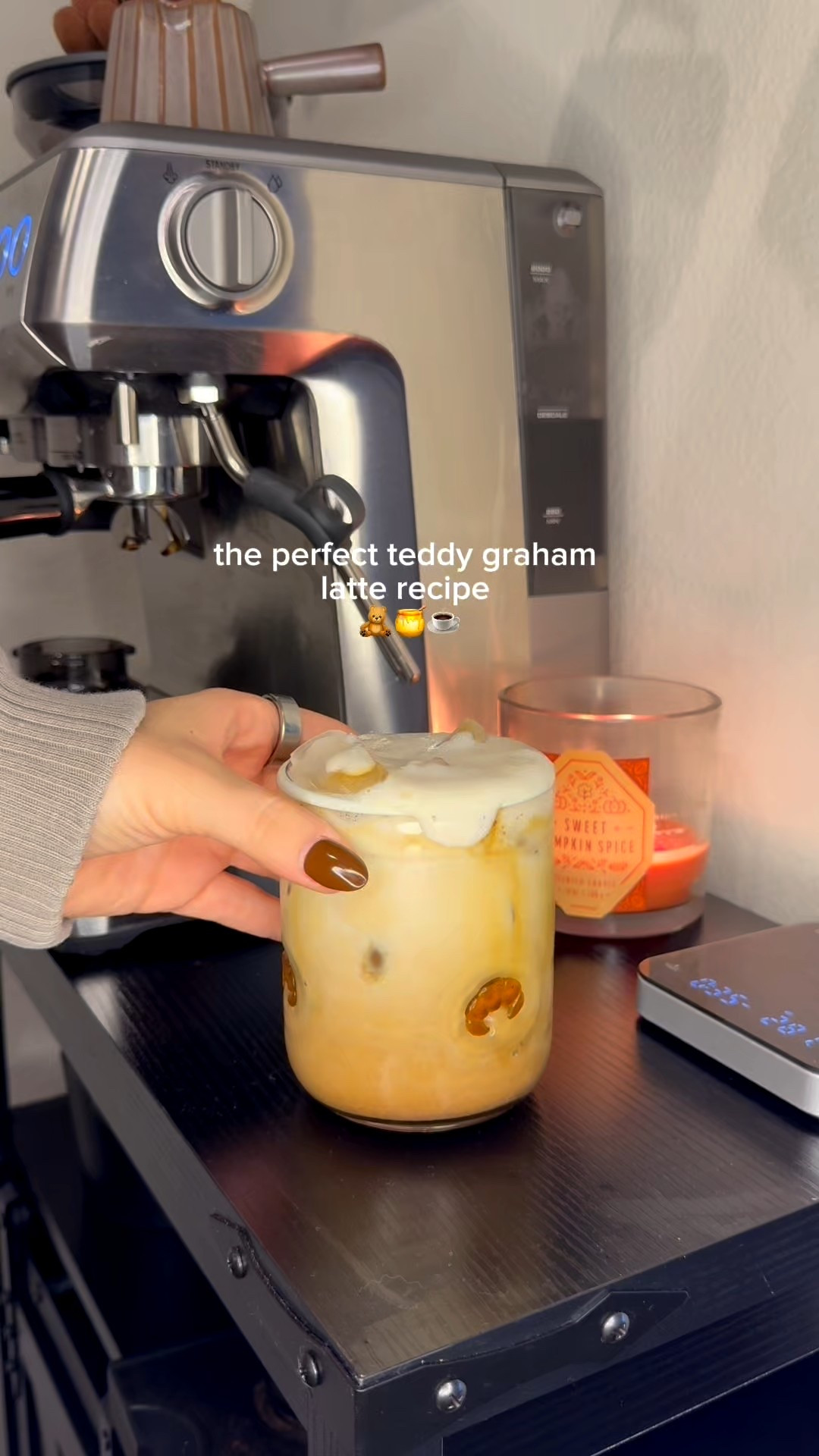 my go to latte when i don't know what to make ☕️🍂

teddy graham latte recipe:
1 tbsp brown sugar
1/2 tbsp honey lots of cinnamon
pinch smoked flakey sea salt 
brew two shots over that

cold foam:
2 tosp hazelnut creamer
froth it 

add ice and milk to a cup pour espresso over pour cold foam over