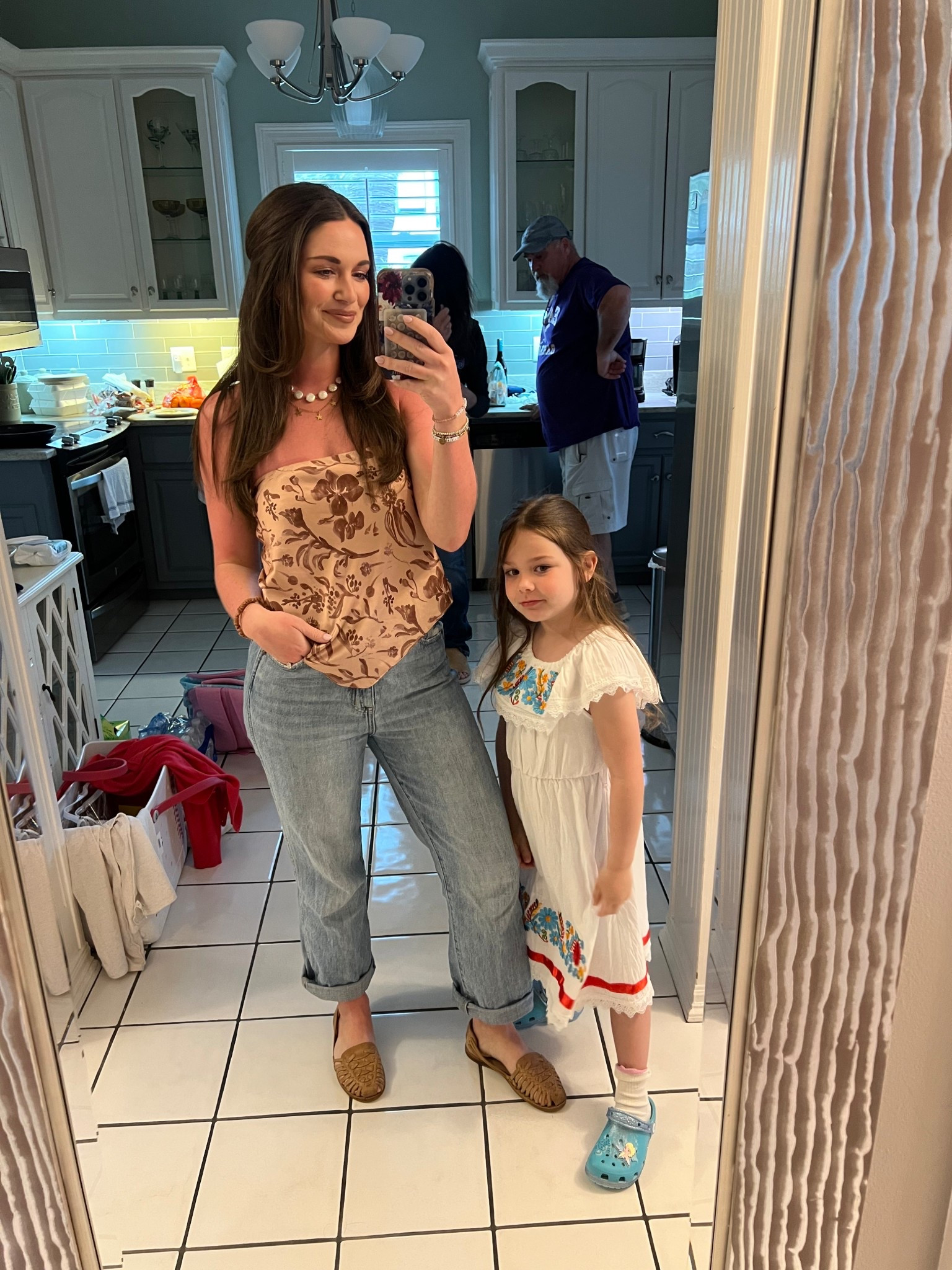 Me & my mini dinner fit check 

Spring break | jeans | beach 