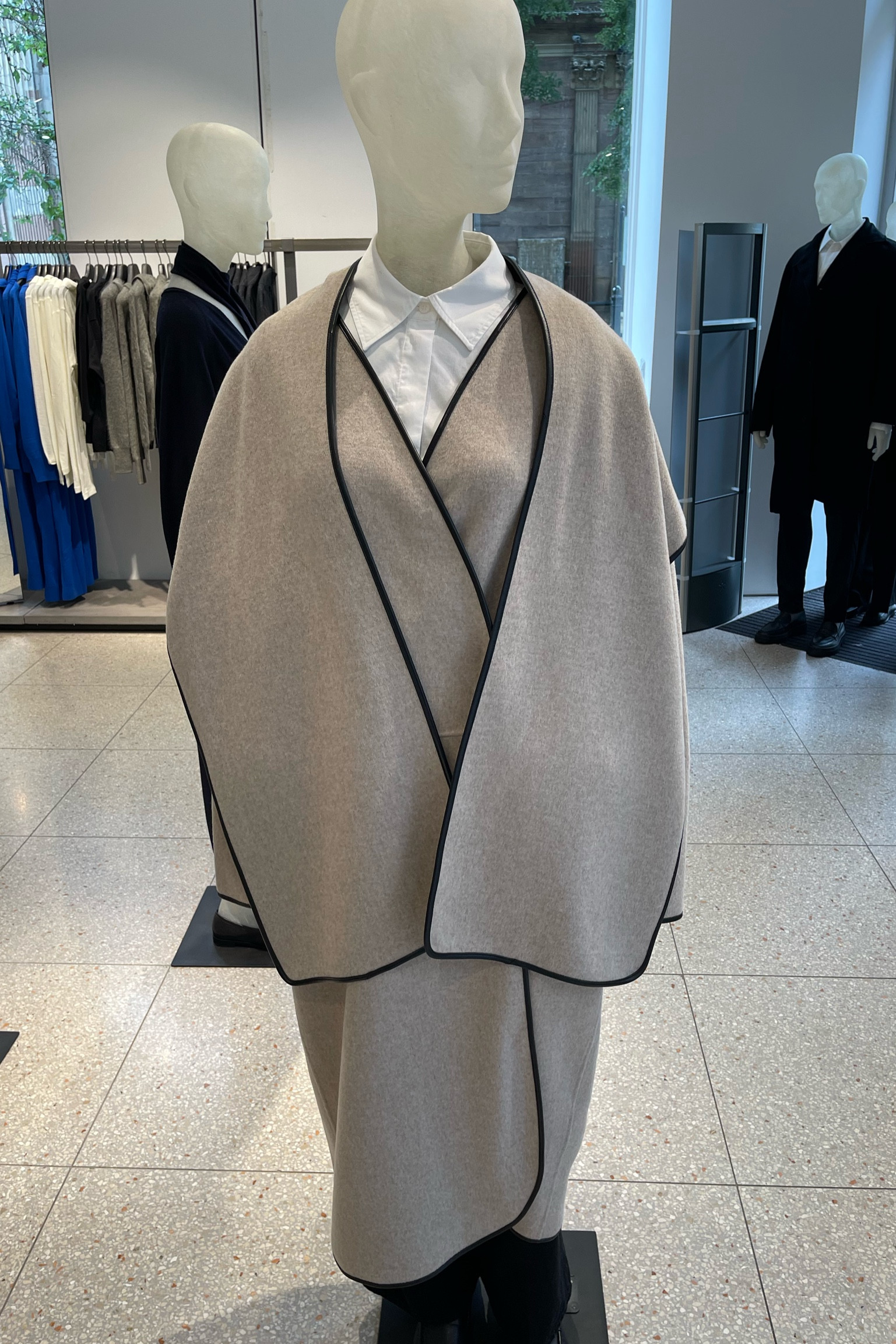 Leather trimmed scarf coat 🤍

#LTKluxury #LTKeurope #LTKautumn