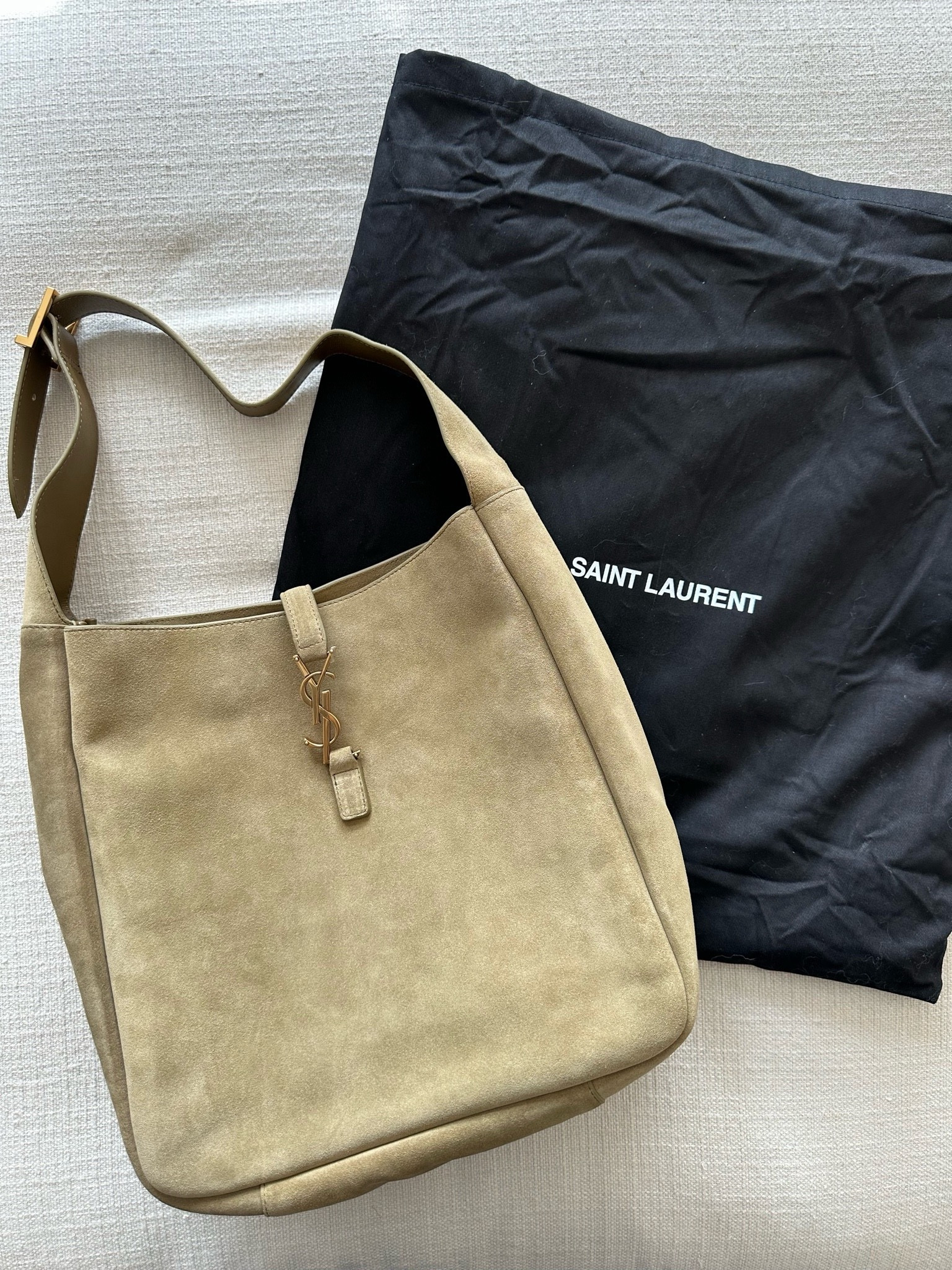 YSL Le 5 à 7 Supple large shoulder bag 


#LTKsalealert #LTKSpringSale #LTKSeasonal