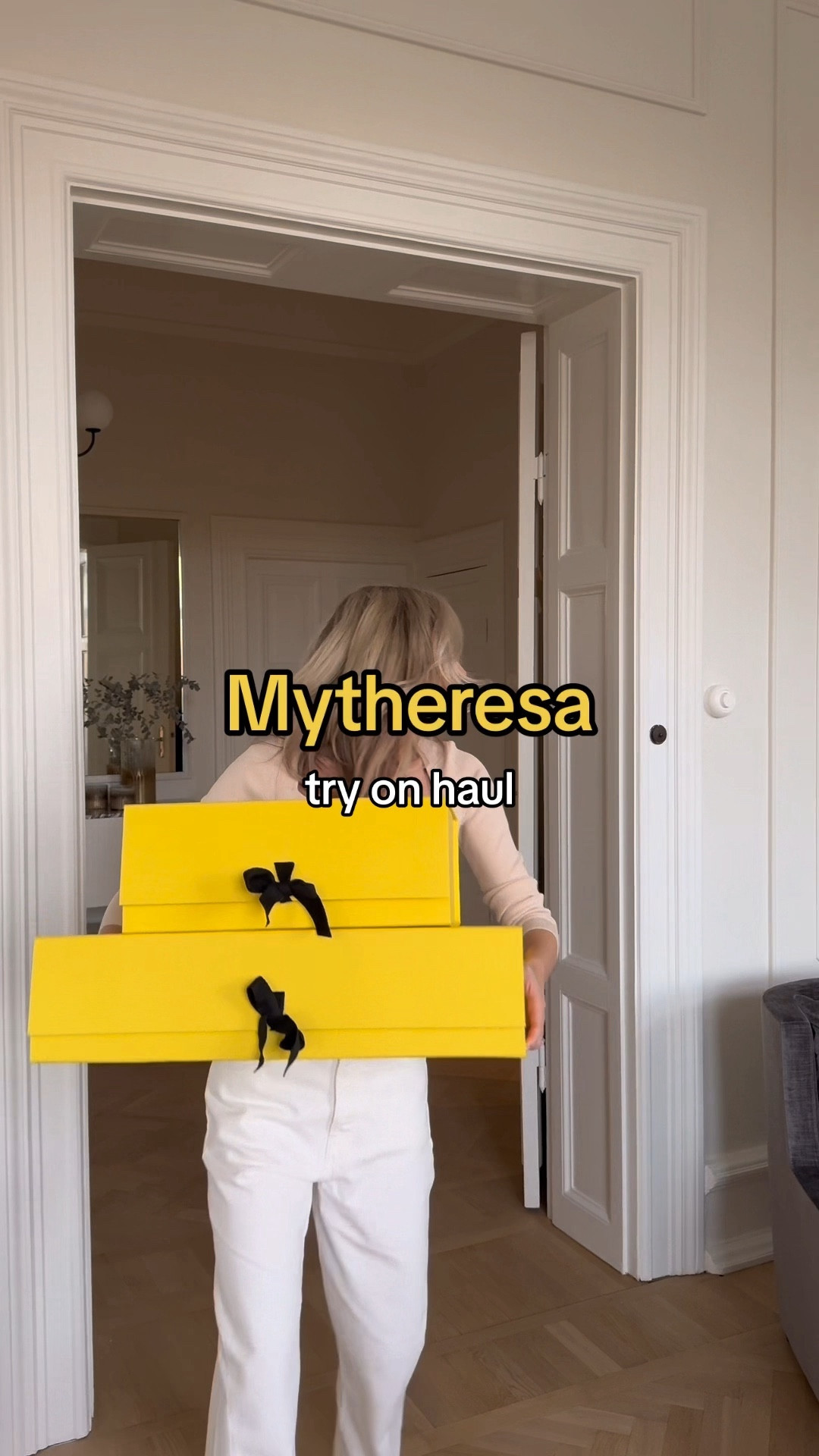 AD Mytheresa is all I need to make sure I get a chic festive wardrobe for the winter season✨ Did someone say cosy fluffy dreams, pointy IT heels and sequins? #ad #mytheresa #tryonhaul #winterwhites

#LTKstyletip #LTKSeasonal #LTKVideo