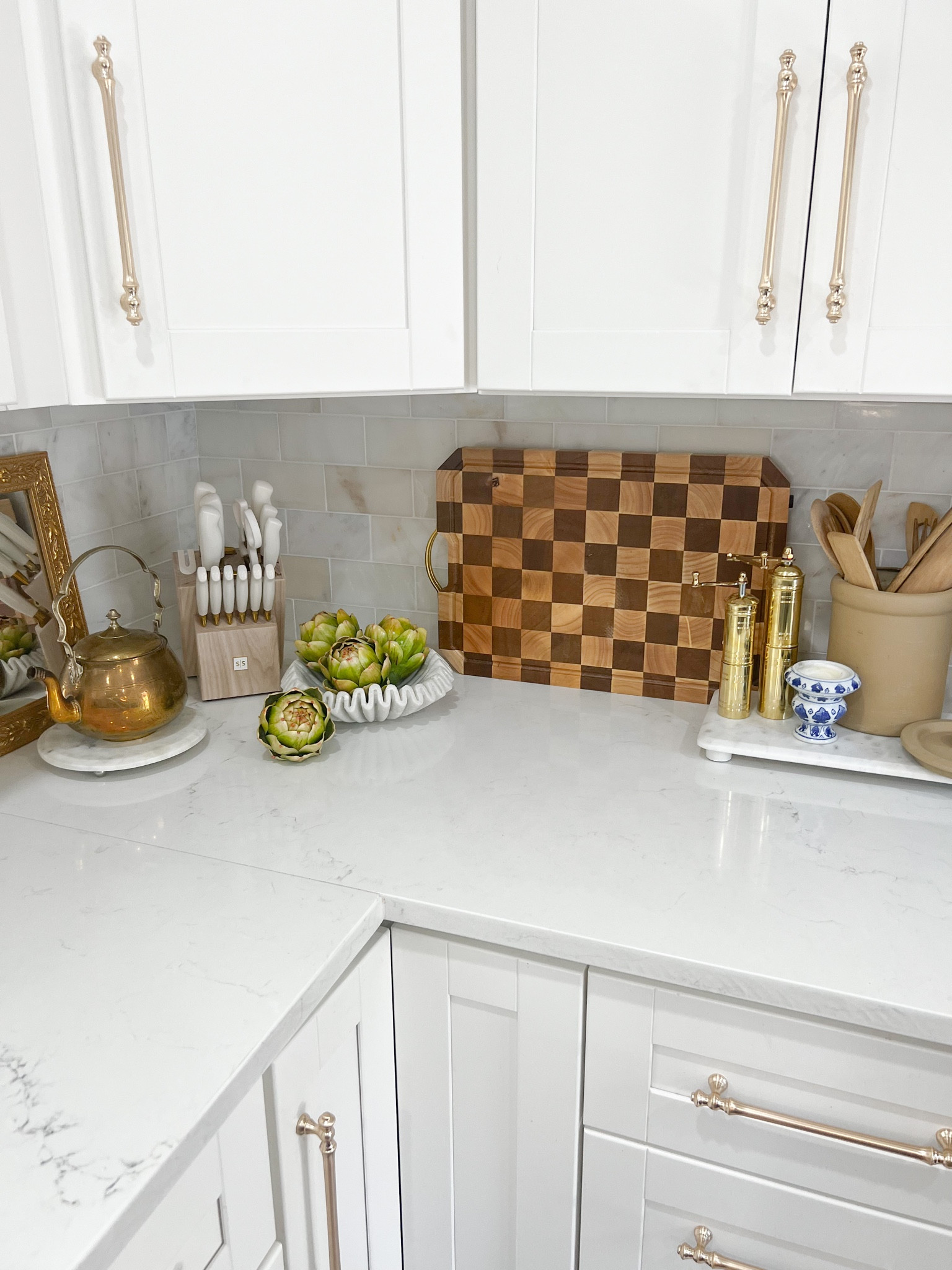 Kitchen decor and counter styling 

#LTKhome #LTKsalealert #LTKfindsunder100