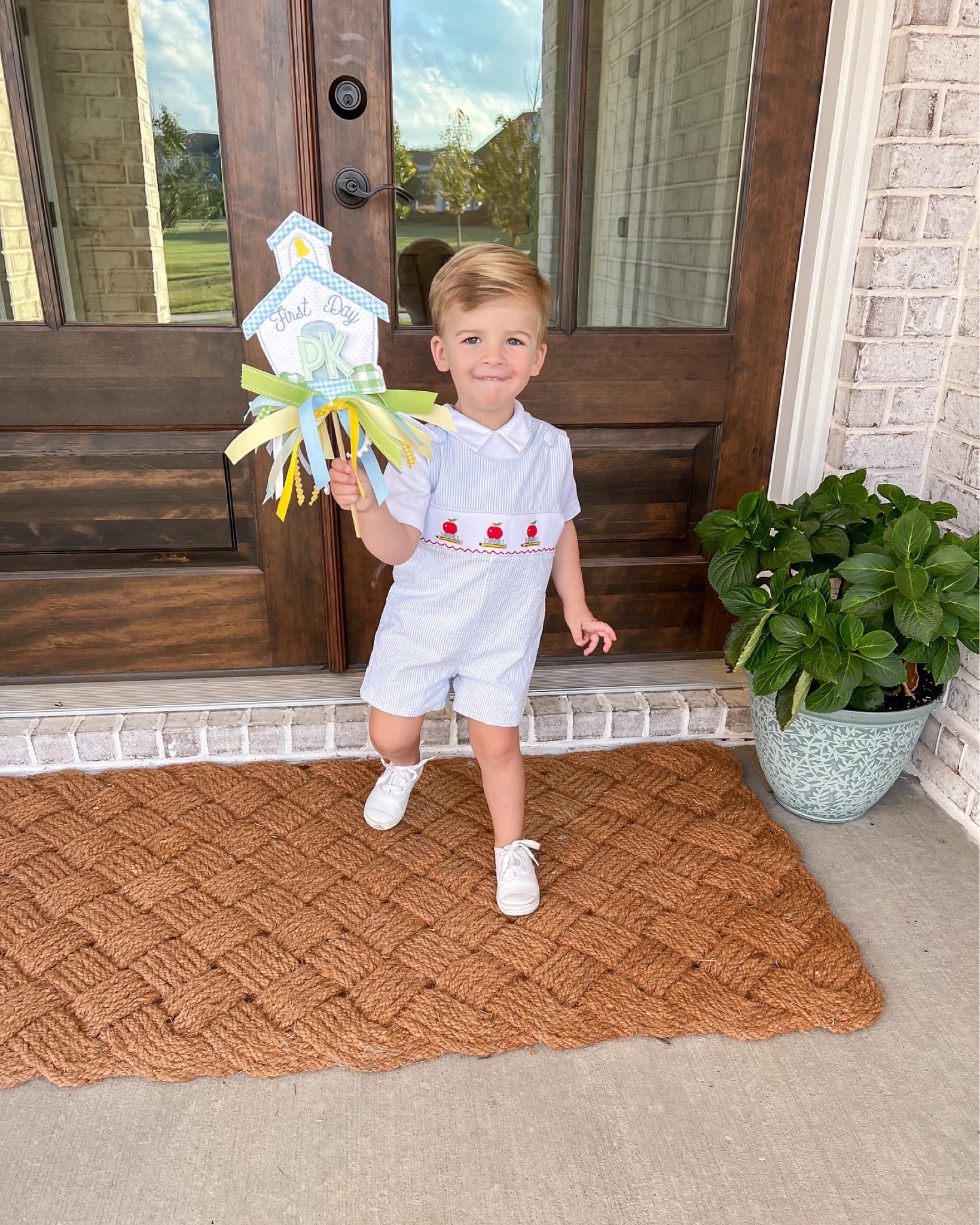 Bowen’s 1st day of school! Love how his precious custom wand turned out!! She now has it available in her shop 💙