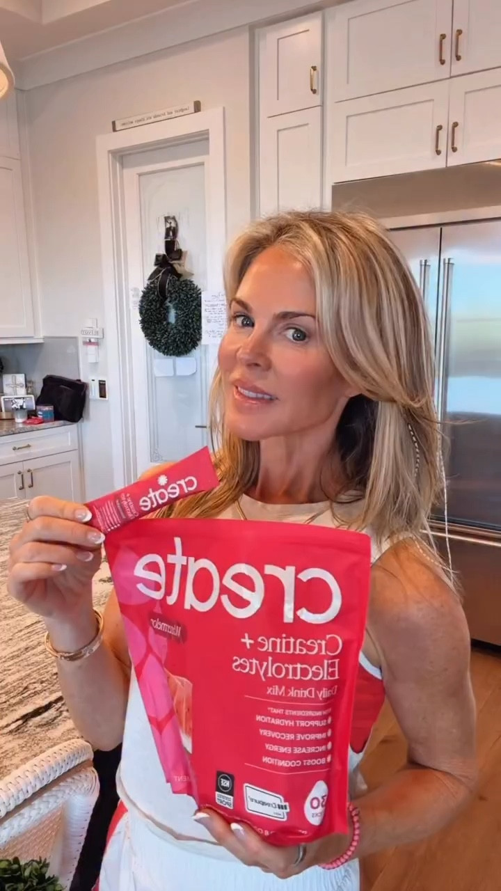 Over 40 and want more energy, hydration, muscle support and MENTAL CLARITY? This is the for YOU! I’m not a big electrolyte girl because frankly I just don’t love how they taste but this has changed my game!! Only problem is I may want to drink more than one a day! It’s that good! 

Go to www.trycreate.com & enter code LINS20 for 20% off! 
 
Let me know what you think!