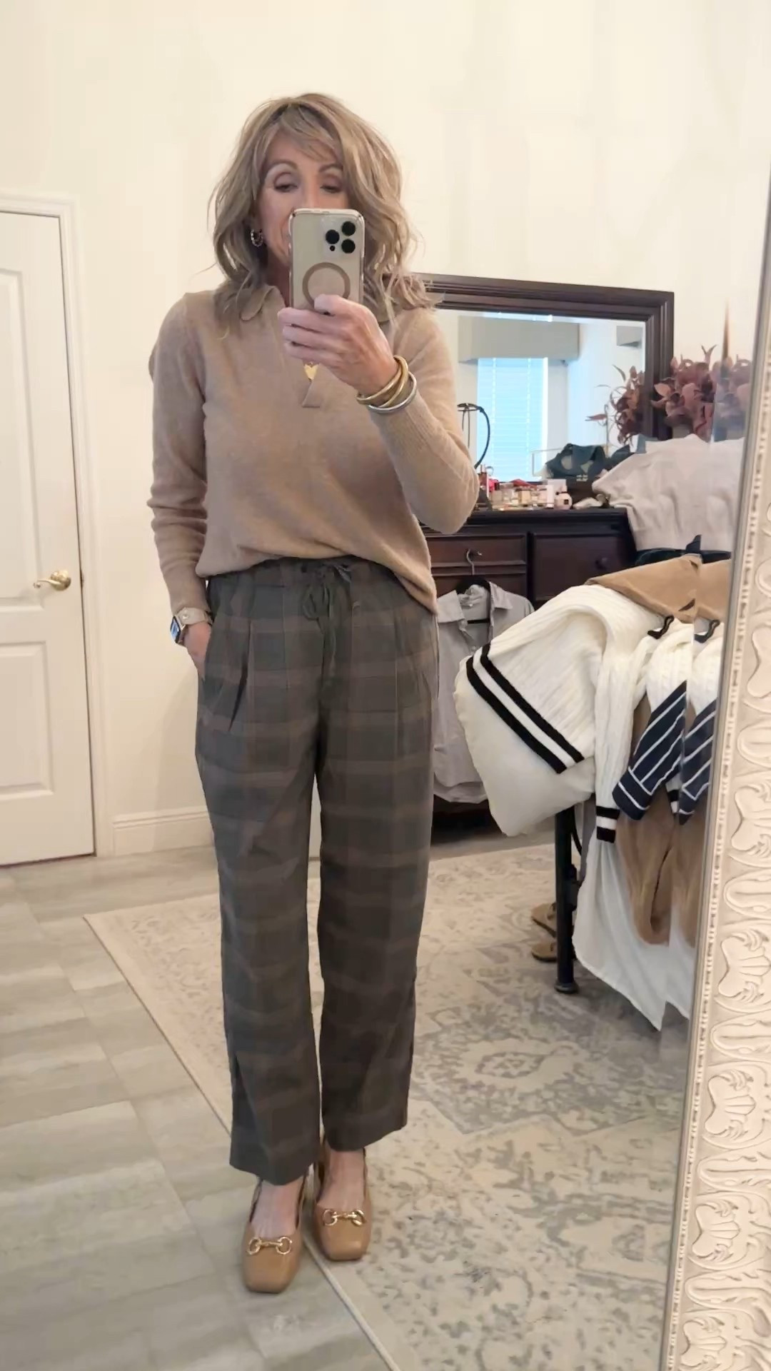 ✨ Neutral layers, tailored details, and a little polish — this outfit is proof you can feel comfy and put-together. I paired a soft knit with pleated trousers and classic block heels for an elevated everyday look. Perfect for errands, lunch dates, or the office.

🤎
#ltkfashion #ltkstyle #ltkover40 #fallstyle #classyoutfits #neutralstyle

#LTKFindsUnder50 #LTKOver40