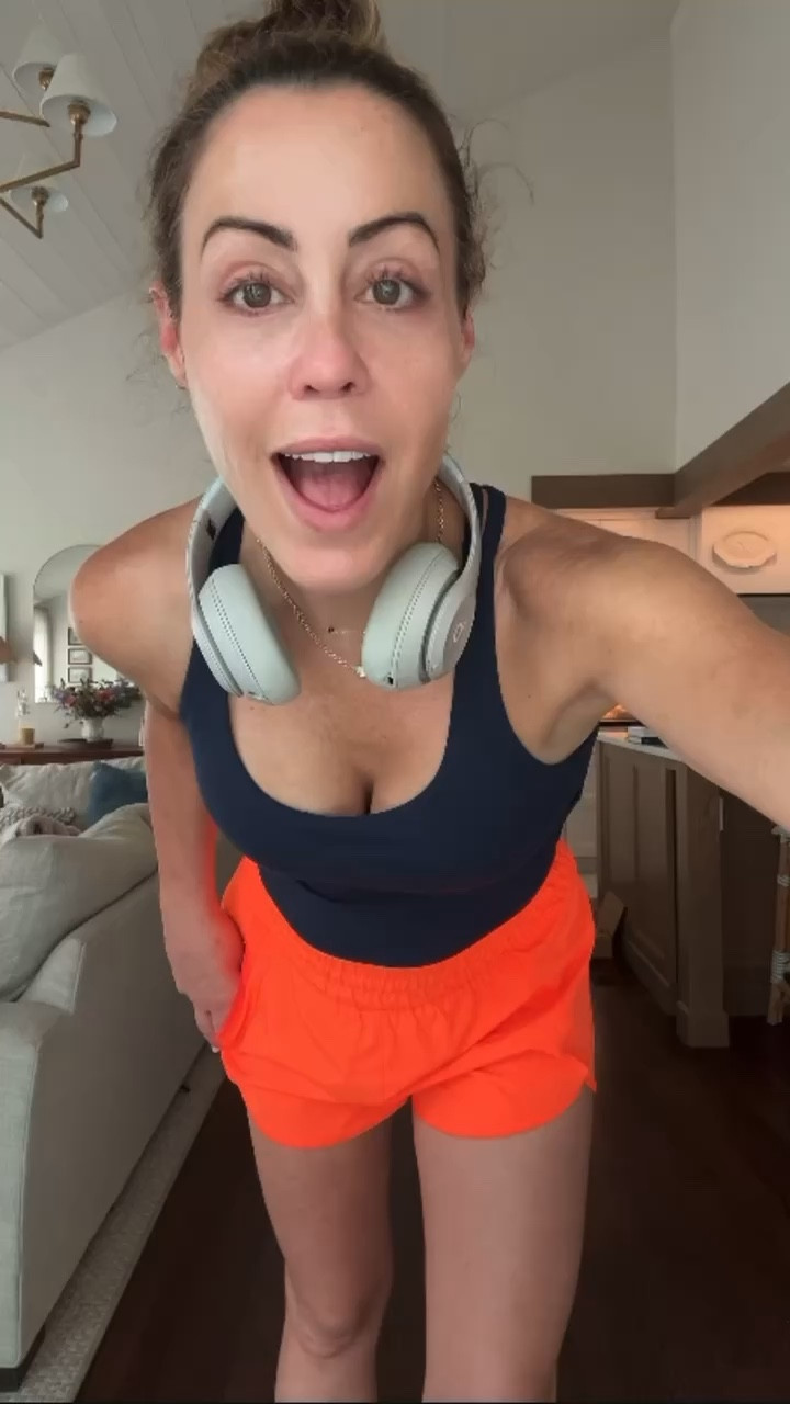 My walking uniform🤝

#LTKFindsUnder100 #LTKFindsUnder50 #LTKFitness