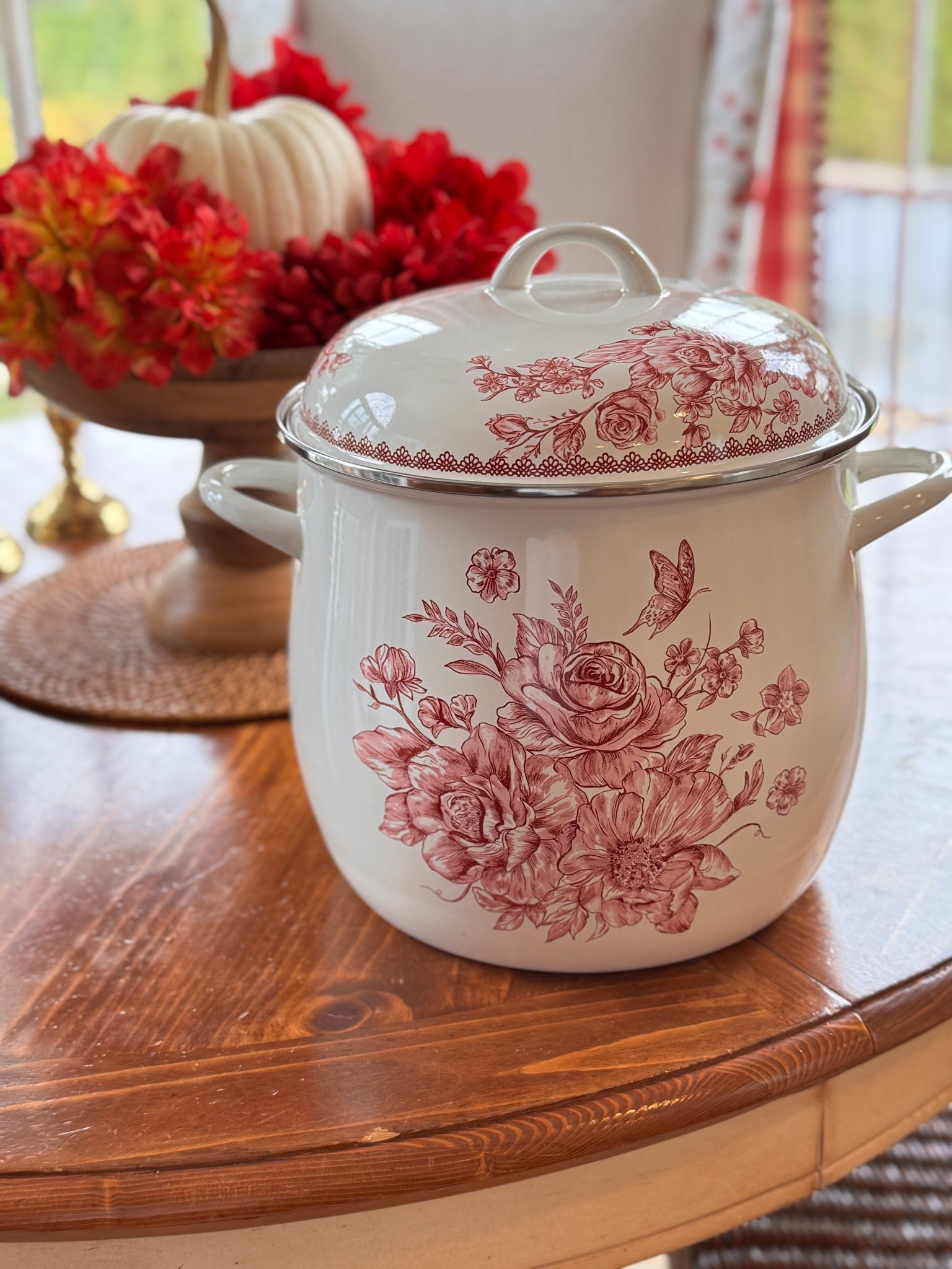 Let’s getting cooking in charming cottage style with the new Agatha collection from Pioneer Woman and Walmart. I am smitten with this cook pot. Have you ever seen anything so darling? And it has matching friends!! ❤️ 
#walmart #pioneerwoman

#LTKFindsUnder50 #LTKHome