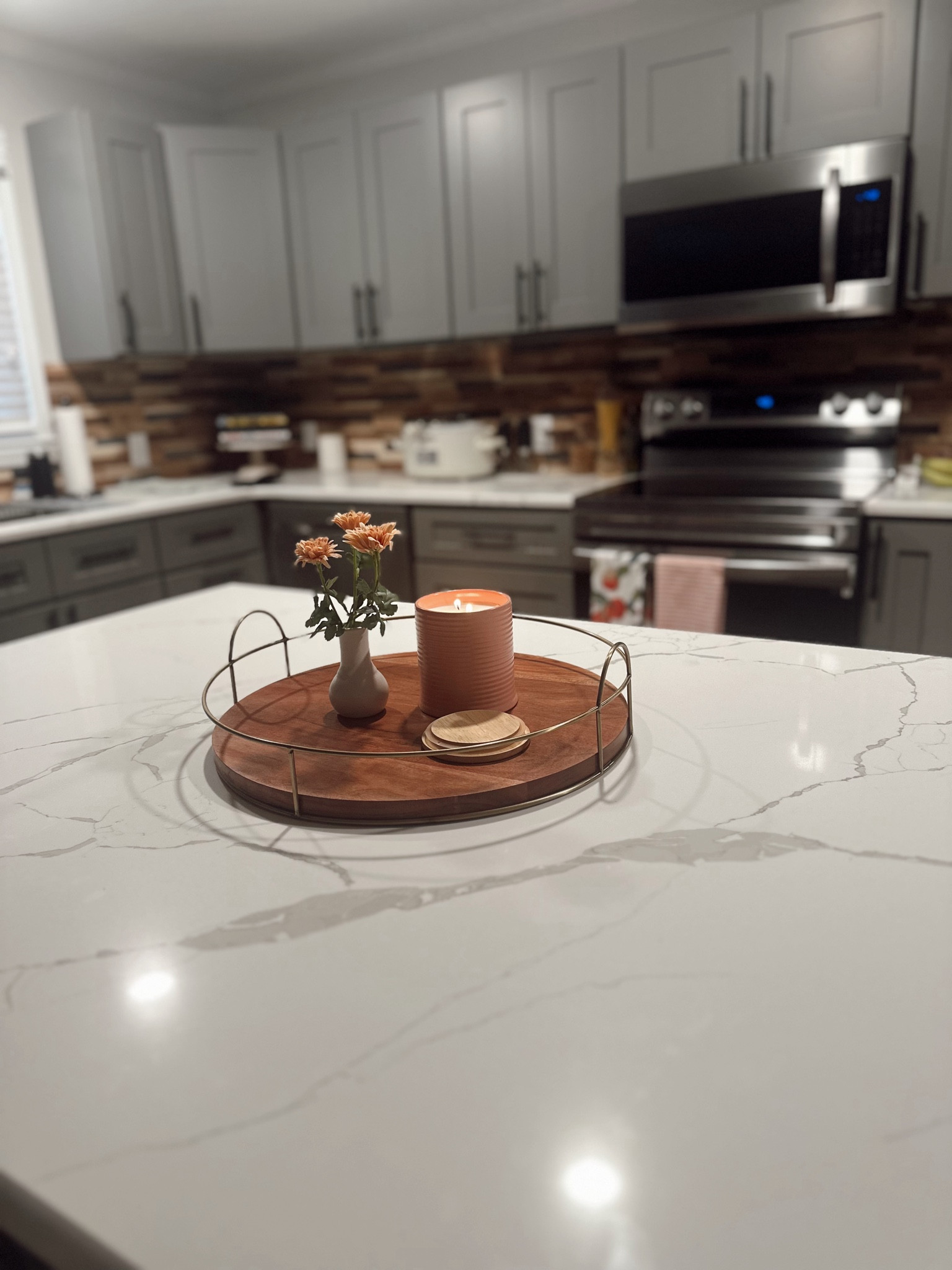 Kitchen island decor 
Home decor 
Kitchen finds 

#LTKHome #LTKStyleTip #LTKFindsUnder50