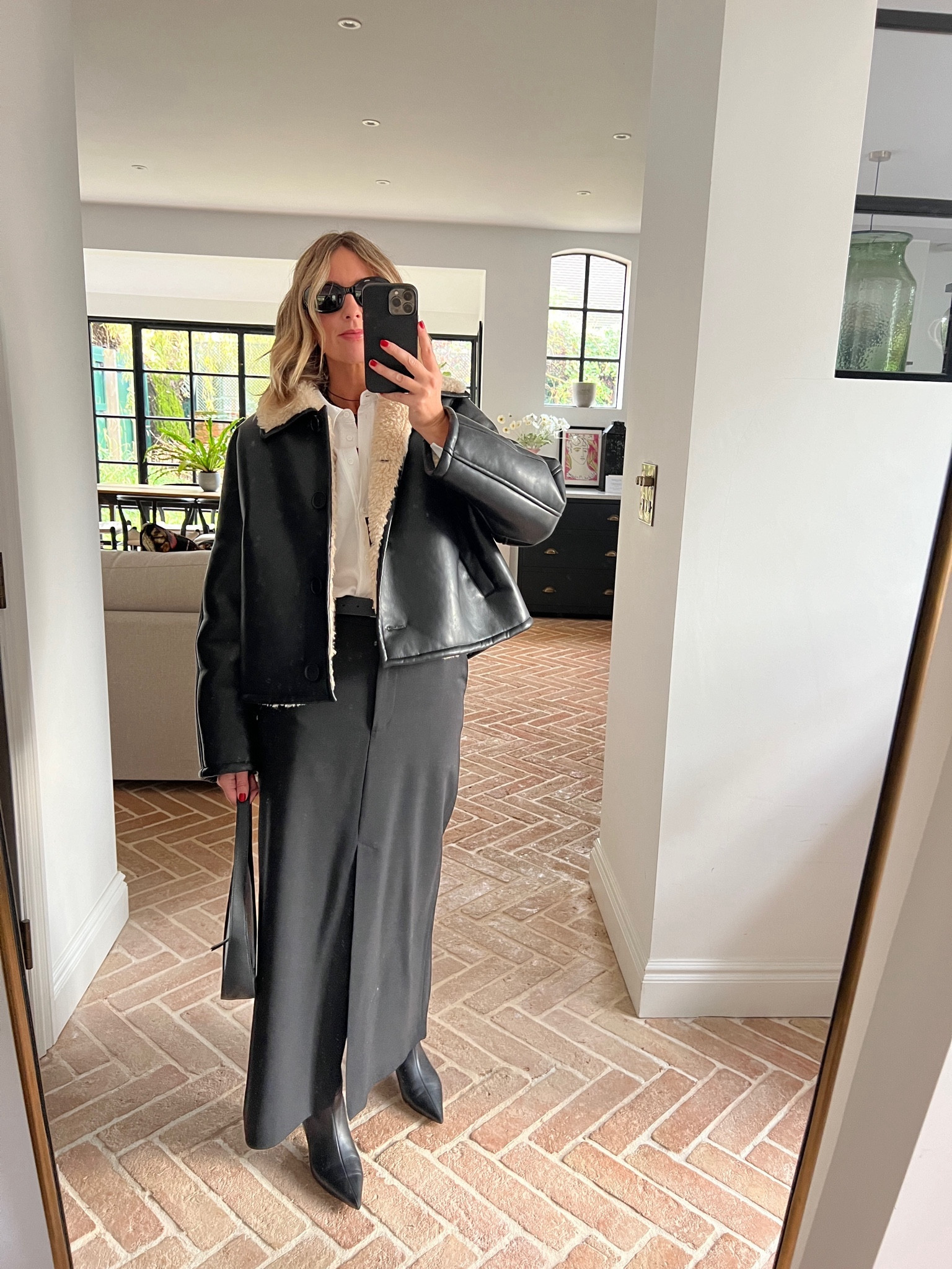 Day 6/7 recreating outfits from my 📌 boards | inspired by @lauraharrier wearing Khaite


#LTKstyletip #LTKCyberSaleUK #LTKCyberWeek