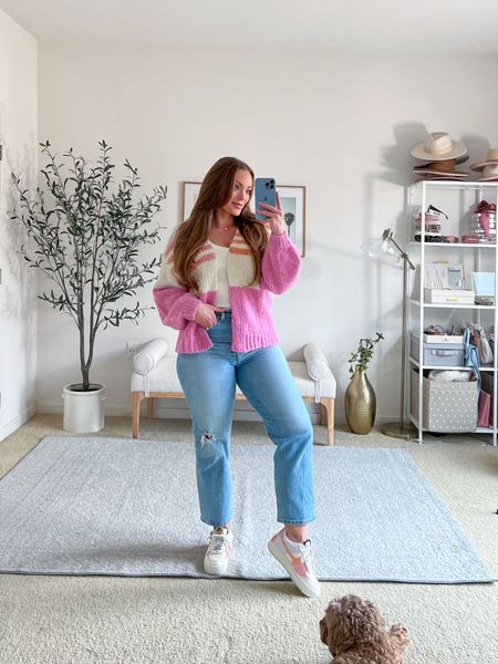 Valentine’s Day Date outfit

Cardigan M,
Levis size up,
Tank size 6
sneakers tts
casual style, levis jeans, nike airforce 1s, colorful sneakers, pink cardigan, lulus 

#LTKunder100 #LTKSeasonal #LTKshoecrush