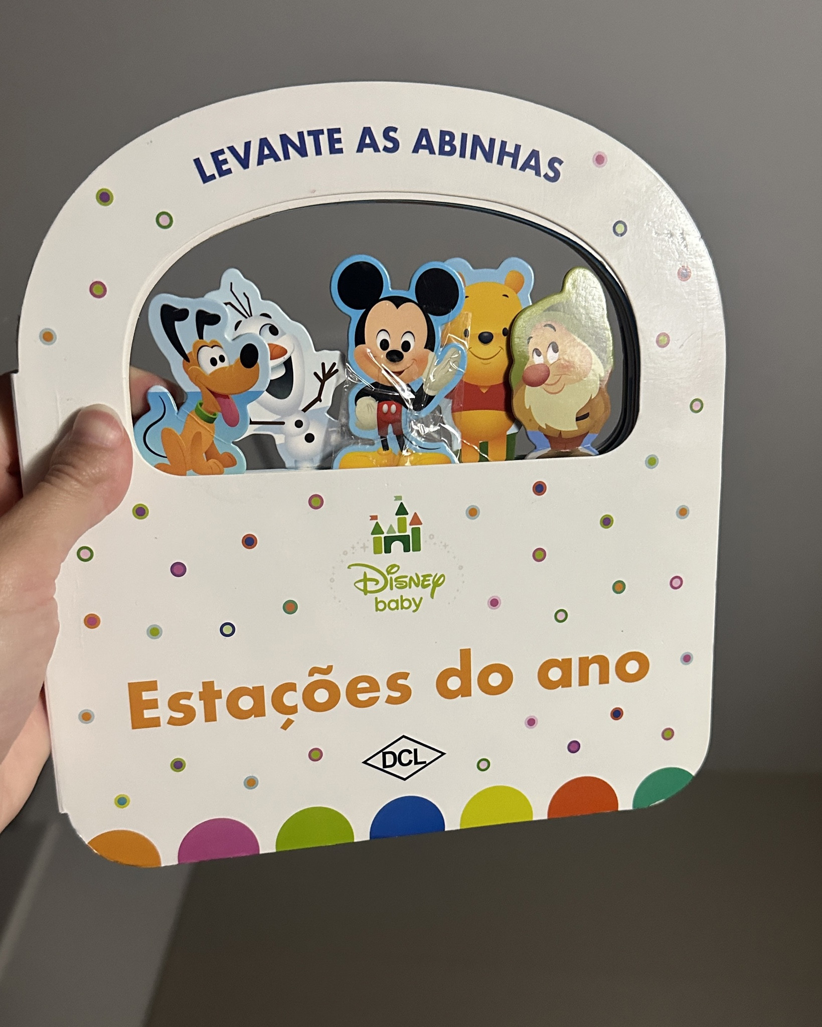 Ainda sobre a vibe Frozen da Gi!! Nesse livro sobre as estações do ano, Elsa vem para ilustrar o inverno ❄️

#LTKbrasil #LTKmaternity #LTKkids