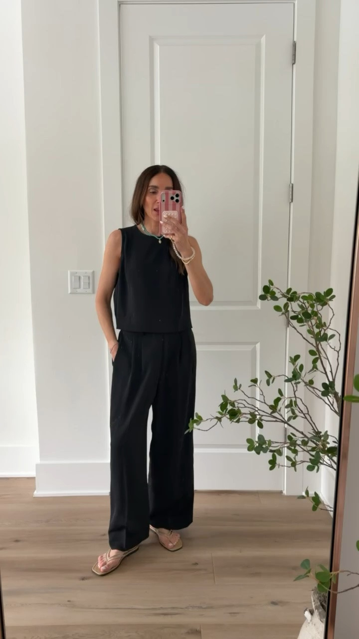 New from @Spanx the carry on line of chic and comfy pieces that are wrinkle resistant. I’m wearing xs in tank #spanxpartner use code ANNAMXSPANX for 15% off your first order and free shipping.

#LTKootd #LTKTravel #LTKOver40