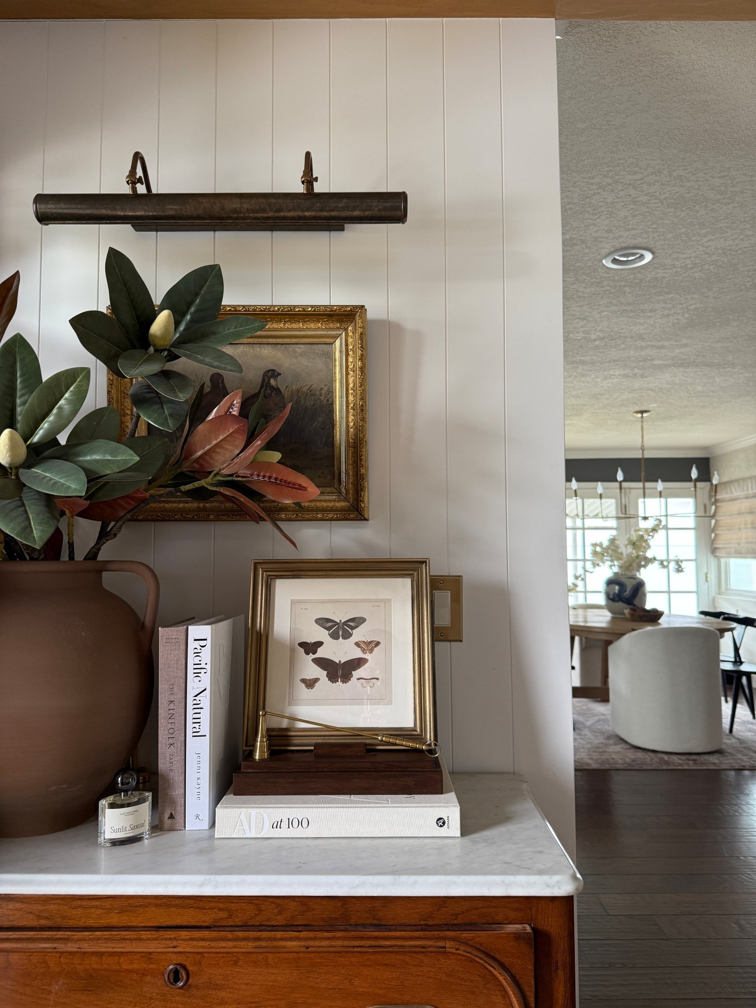 Close up styling of the entryway

#LTKSeasonal #LTKmorningroutine #LTKHome