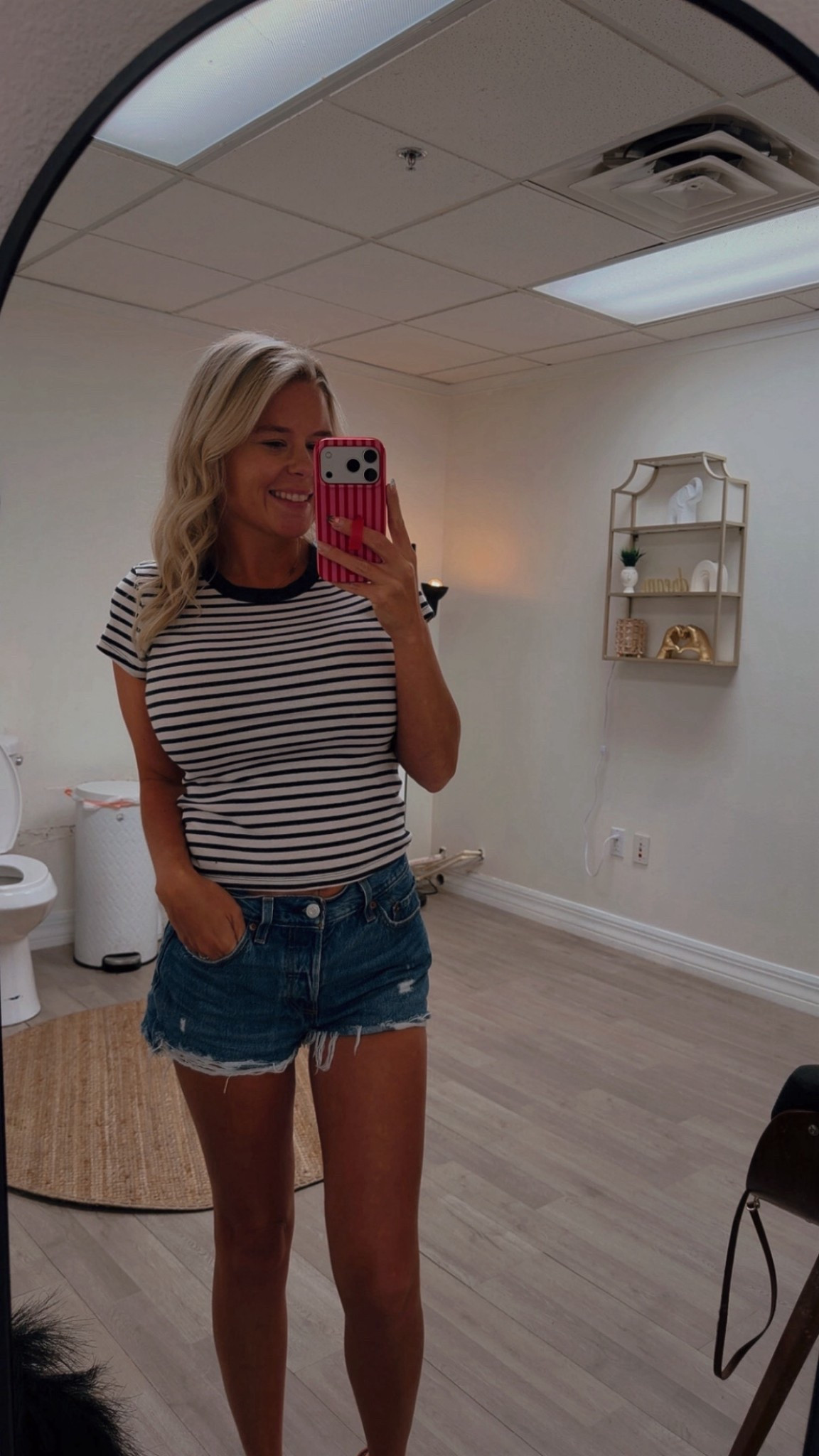 Wearing a small in the top & a 26 in the shorts 💕