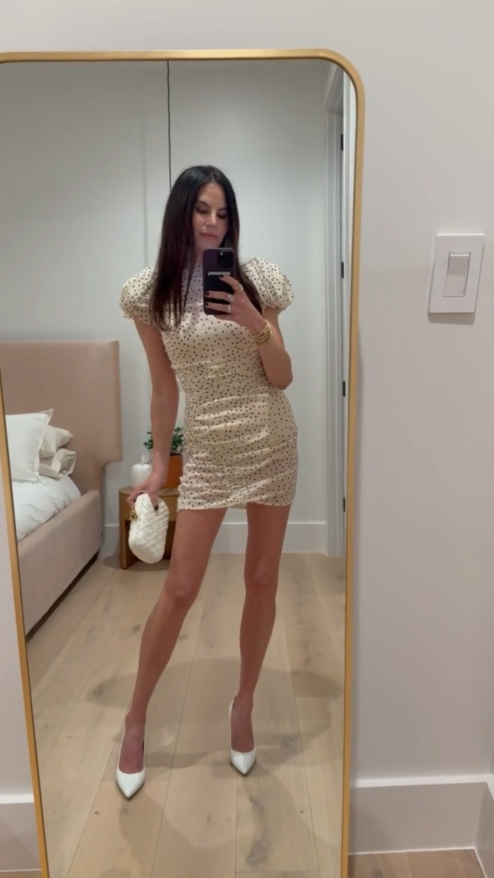 Winter holiday party outfit inspo! My dress and bag are OOS but linking similar!


Women’s fashion, winter fashion, winter style, winter outfits, winter outfit inspo, winter ootd, holiday fashion, holiday style, holiday outfits, Miami fashion, winter in Miami, mini dress, holiday party outfit






#LTKOver40 #LTKootd #LTKHoliday