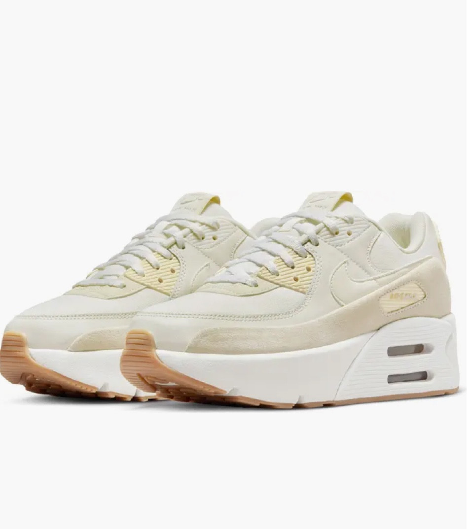 Nike Platform Sneakers

#LTKfitness #LTKshoecrush #LTKstyletip