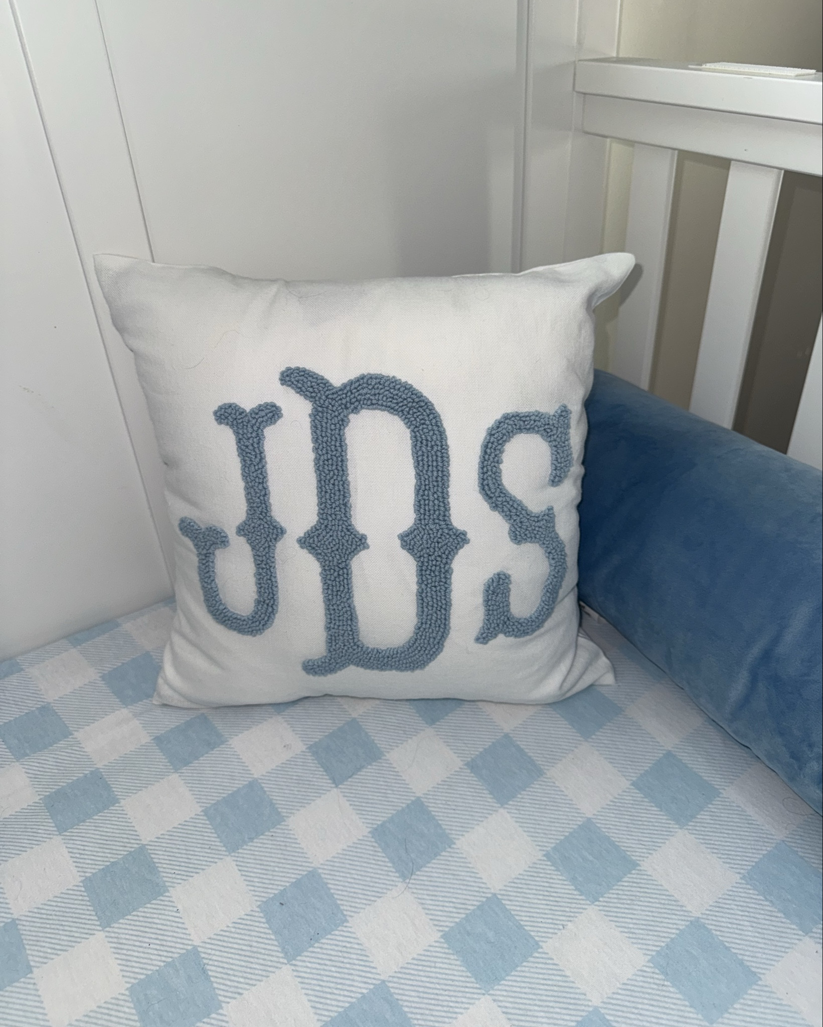Another amazing Etsy find for these custom pillows for Vivi
& Jack's Rooms. I love them so much! 🩵💗