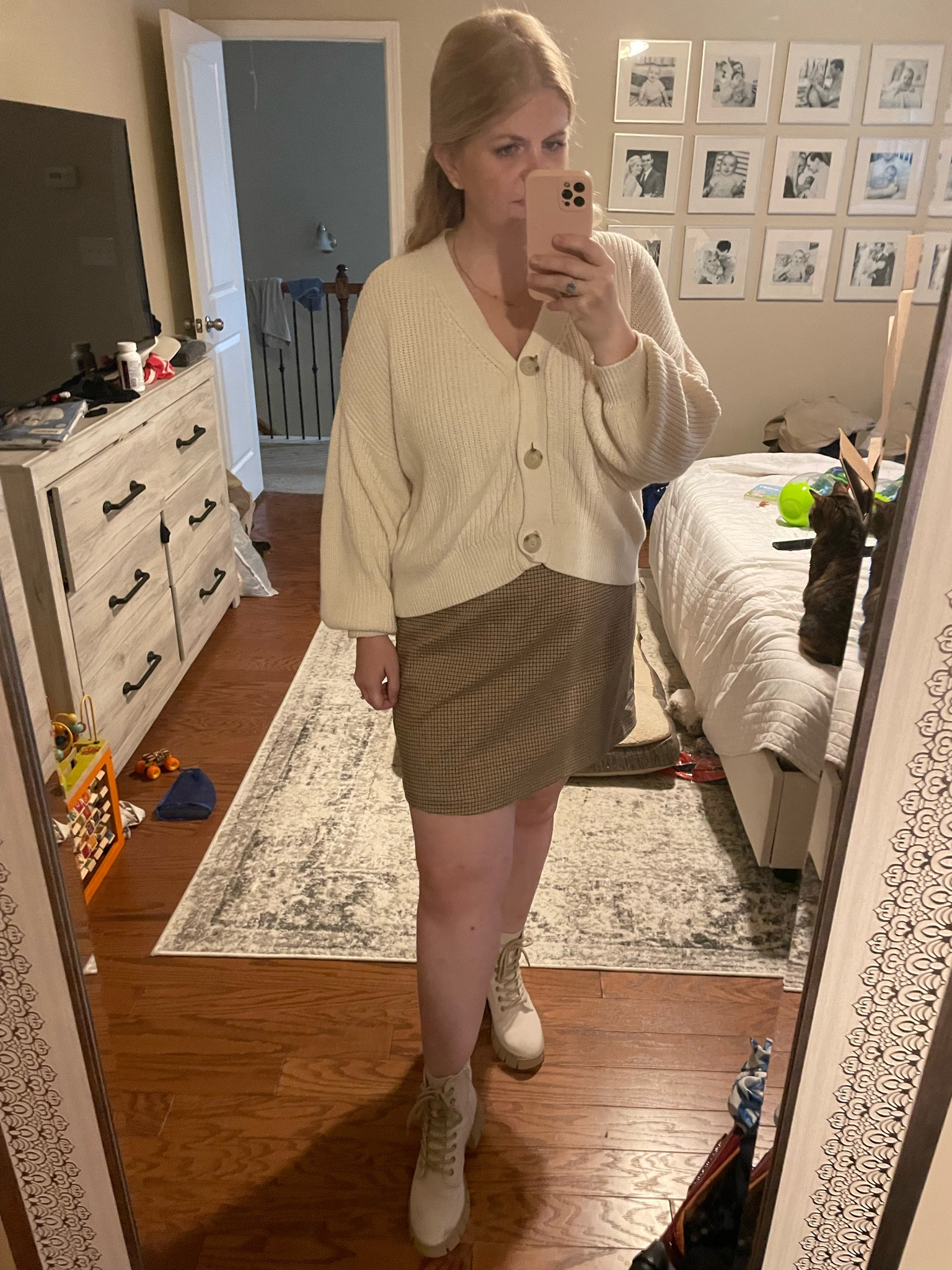 Fall workwear // cropped sweater // fall skirt // midsize 

#LTKMidsize #LTKWorkwear #LTKSeasonal