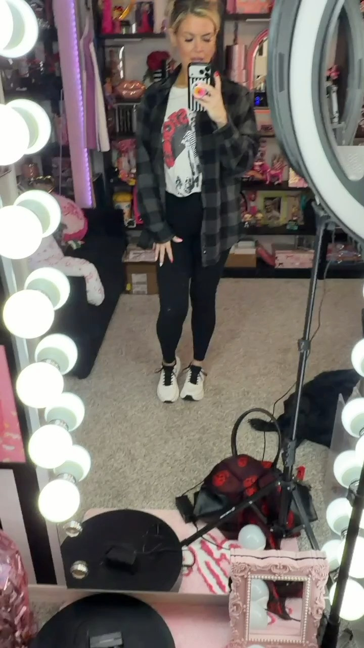 These sneakers are perfect for everyday wear! #shoes #comfortableshoes #workoutshoes #dreampairs #collab 

 #LTKCyberWeek #LTKGiftGuide #LTKOver40