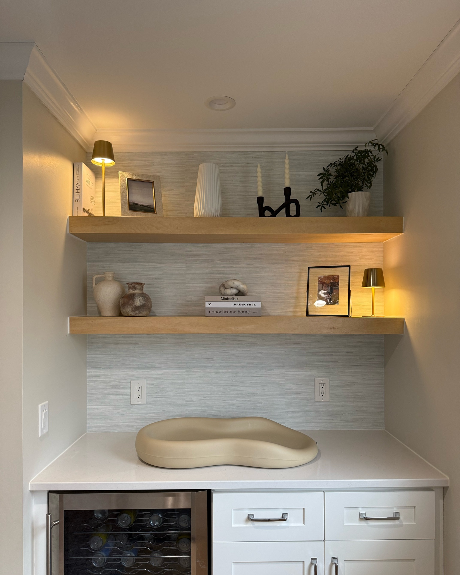 Shelf decor ✨

#LTKHome #LTKStyleTip