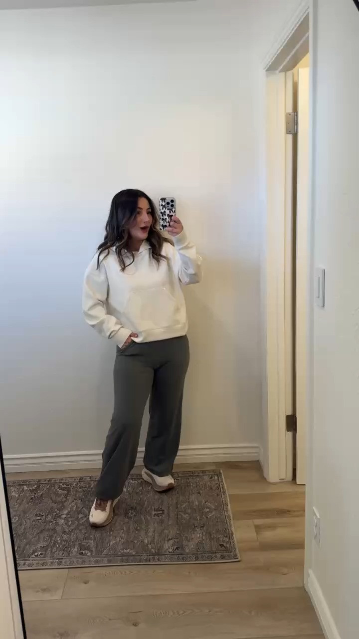 Petite friendly activewear! Ivory sweatshirt size medium, Grey sage yoga pants size small short (5'0" 140lbs)


#LTKActive #LTKootd #LTKPetite