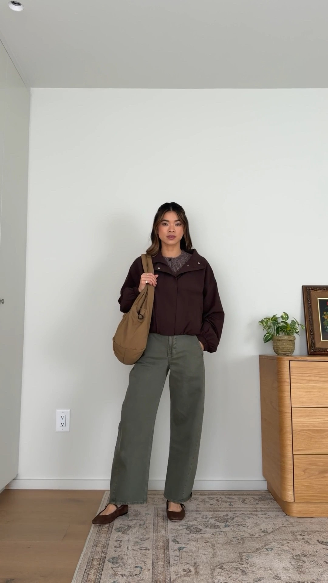 I love this green @abercrombie denim for fall!
Use the stackable Abercrombie discount code AFCHLOE for an extra 15% off🤎

Sizing info:
-Abercrombie High Rise barrel Jean (Size 24 Short in Olive)
-Abercrombie Merino Wool-Blend Shrunken Crew Cardigan (Size XS in Brown)
-Abercrombie YPB motionTEK Balloon Jacket (Size Small in Coffee)

Fall Abercrombie new arrivals, Abercrombie sweaters, Abercrombie petite pants, Abercrombie petite jeans, Abercrombie fall sweater, Abercrombie petite sweater, Petite style, petite fashion, mom outfit, mom style, petite pants, petite outfit ideas, petite outfits, best pants for petite, petite denim, vacation outfits, fall outfits, fall style, fall trends, fall looks fall outfit ideas, Abercrombie try on, fall jeans, fall lookbook, fall outfits, fall jacket

**Use code AFCHLOE to get an additional 15% off almost everything in stores and online at checkout from September 10, 2026 to September 14, 2026 in US/CA. Exclusions apply. See details online.

#LTKootd #LTKActive #LTKPetite
