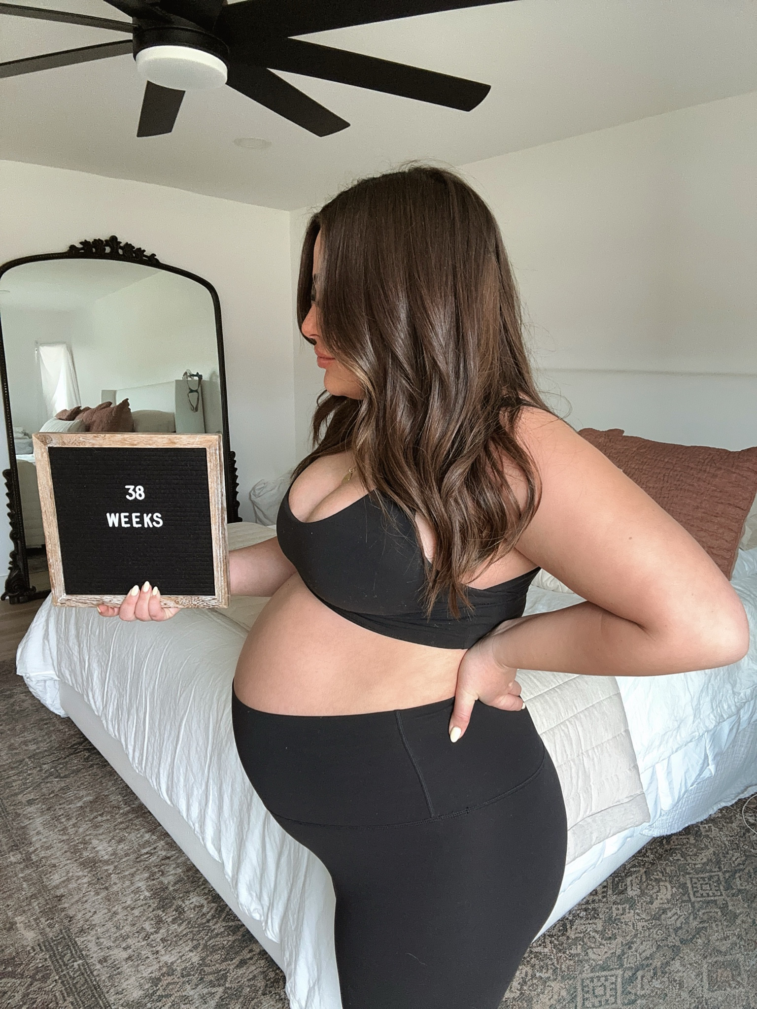 Favorite leggings & sports bra I wore my entire pregnancy!

Sized up on both to a 10

#LTKfit #LTKbump #LTKFind