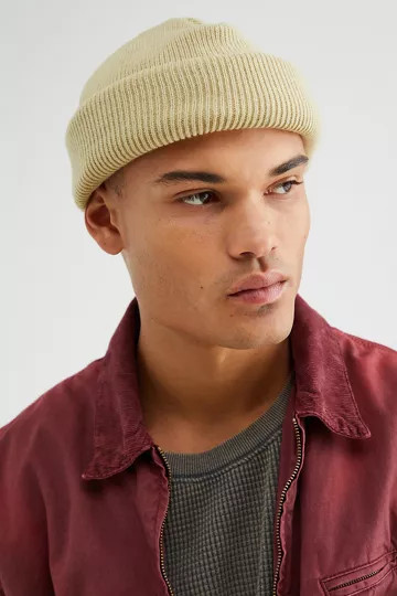UO Short Roll Knit Beanie | Urban Outfitters (US and RoW)