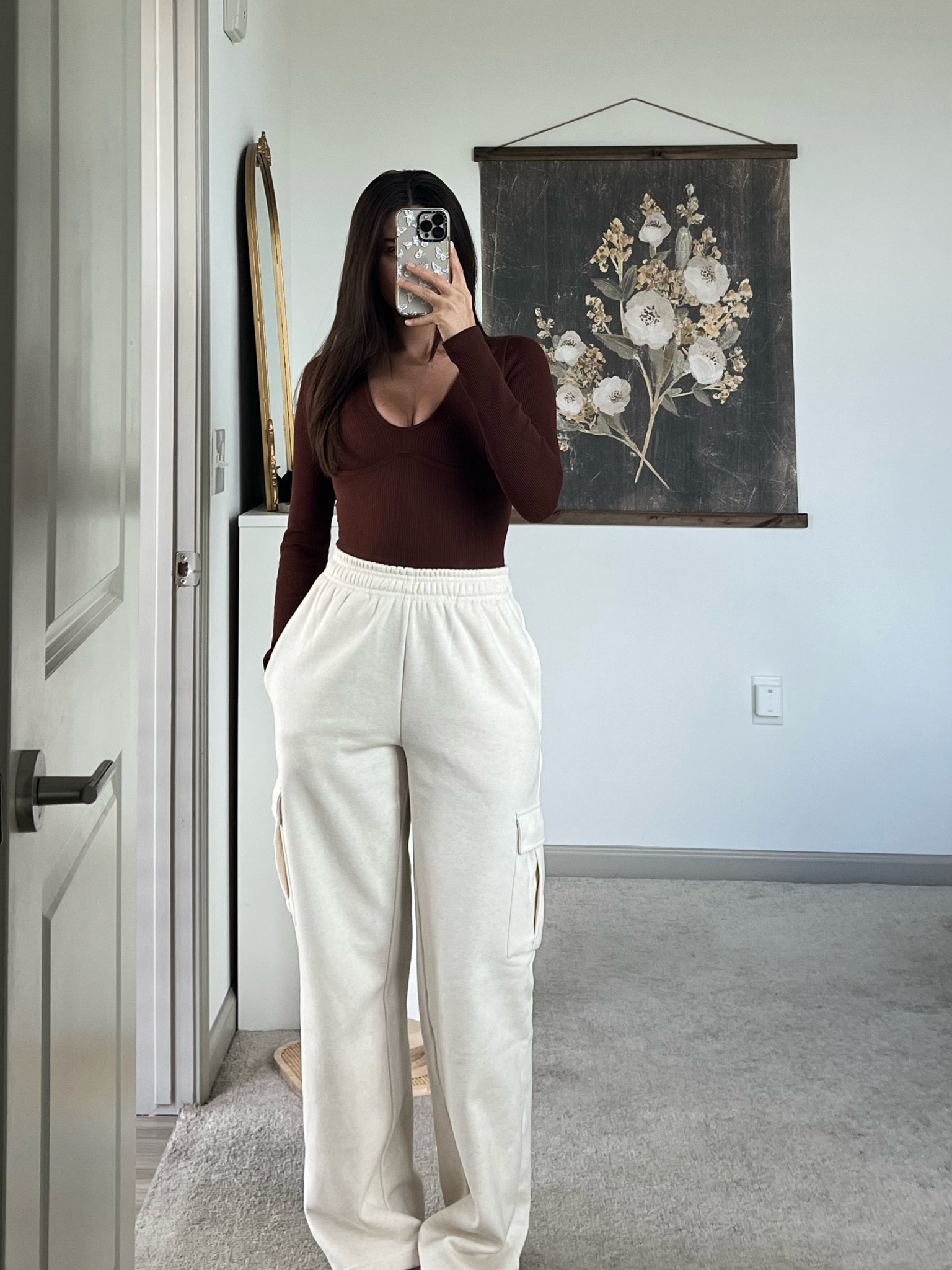 Bodysuit: XS
Sweatpants: XS
(I would size down if you’re short - I’m 5’3” and they’re a little long!)

#LTKstyletip #LTKfindsunder100 #LTKSeasonal
