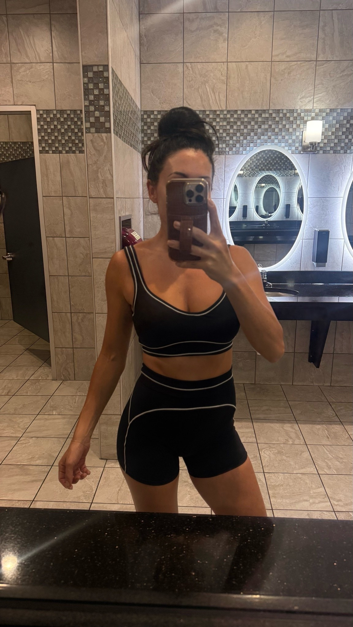 Amazon active set size M // love the piping and how stretchy it is! 

Active 
Workout sets

#LTKActive #LTKSeasonal #LTKfitnessgoals