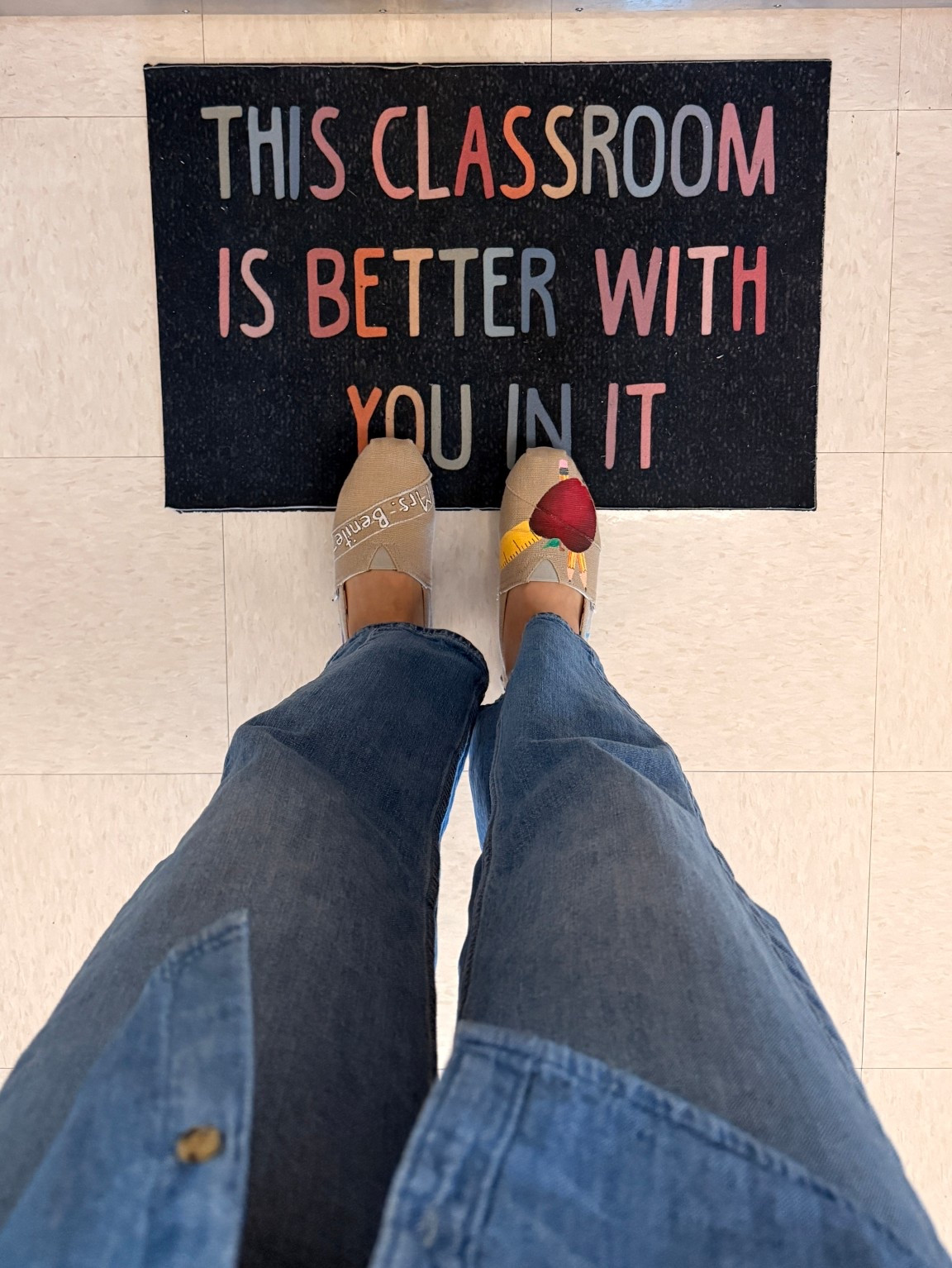 One of my favorite pieces of our classroom— it’s the entire point. 🫶🏼

Teacher style, teacher outfit, classroom decor

#LTKootd #LTKWorkwear