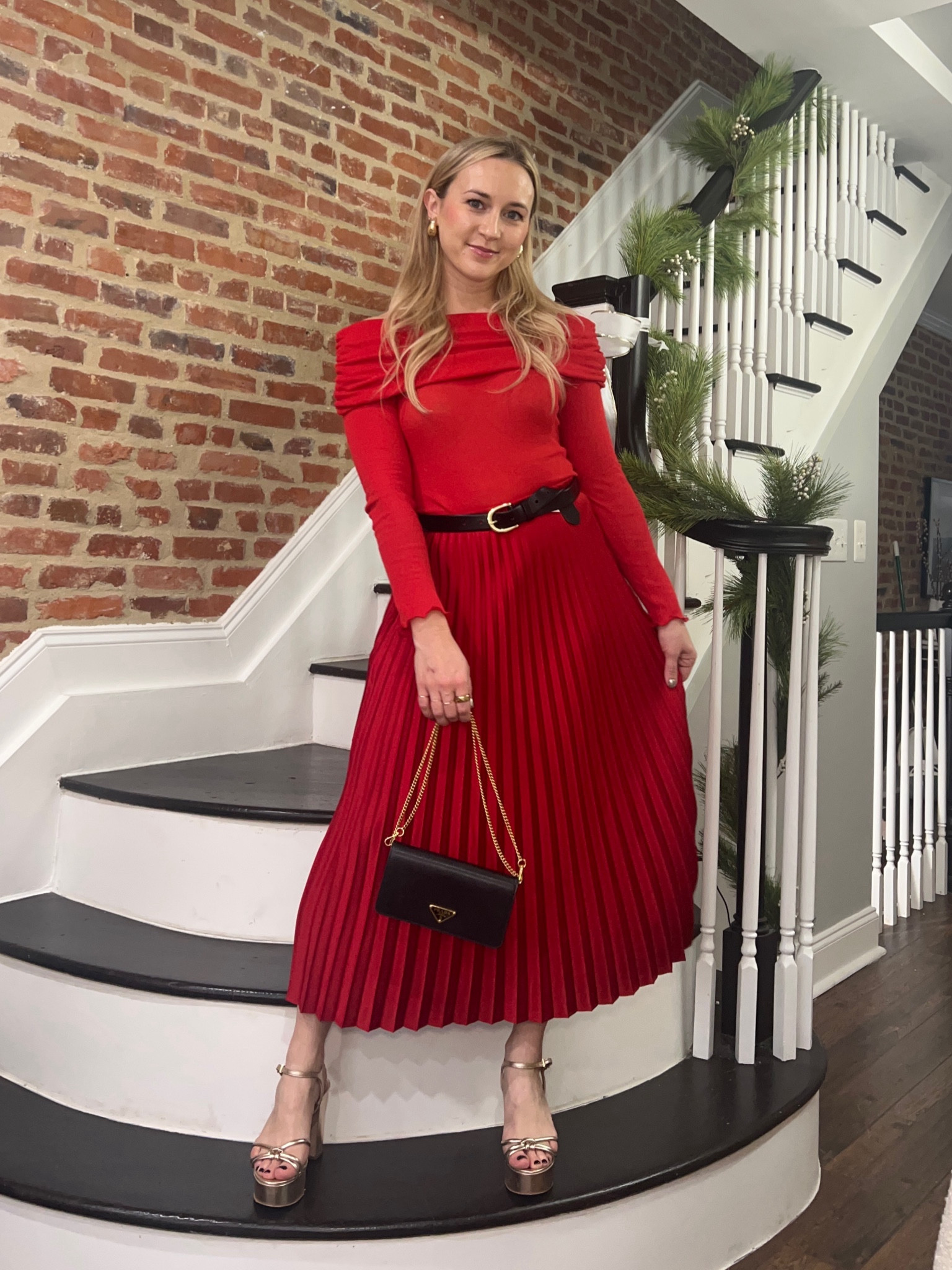 Red Pleated Skirt Outfit Ideas

#LTKSeasonal #LTKHoliday #LTKfindsunder100