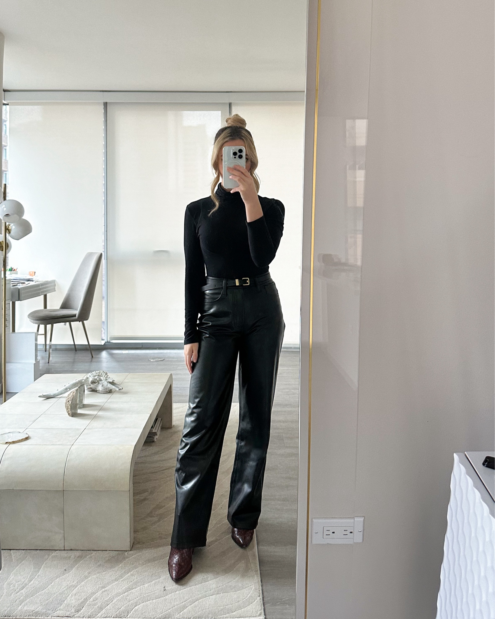 wore this look again to dinner & drinks tonight - && linked other going out tops under $200


hair style, beauty, sephora sale lipgloss, vegan leather pants, Abercrombie outfit, Chicago, nyc, winter going out 

#LTKBeauty #LTKParties #LTKHoliday