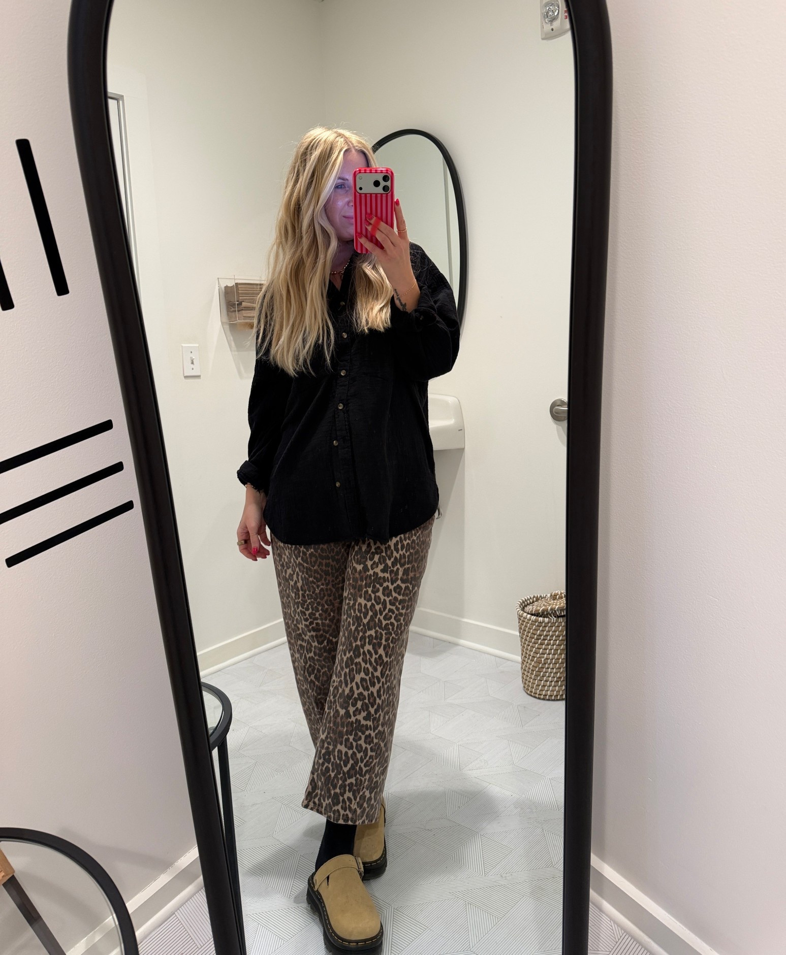 jeans are out of stock - but linked in case they come back in stock!

#LTKSaleAlert #LTKootd #LTKWorkwear