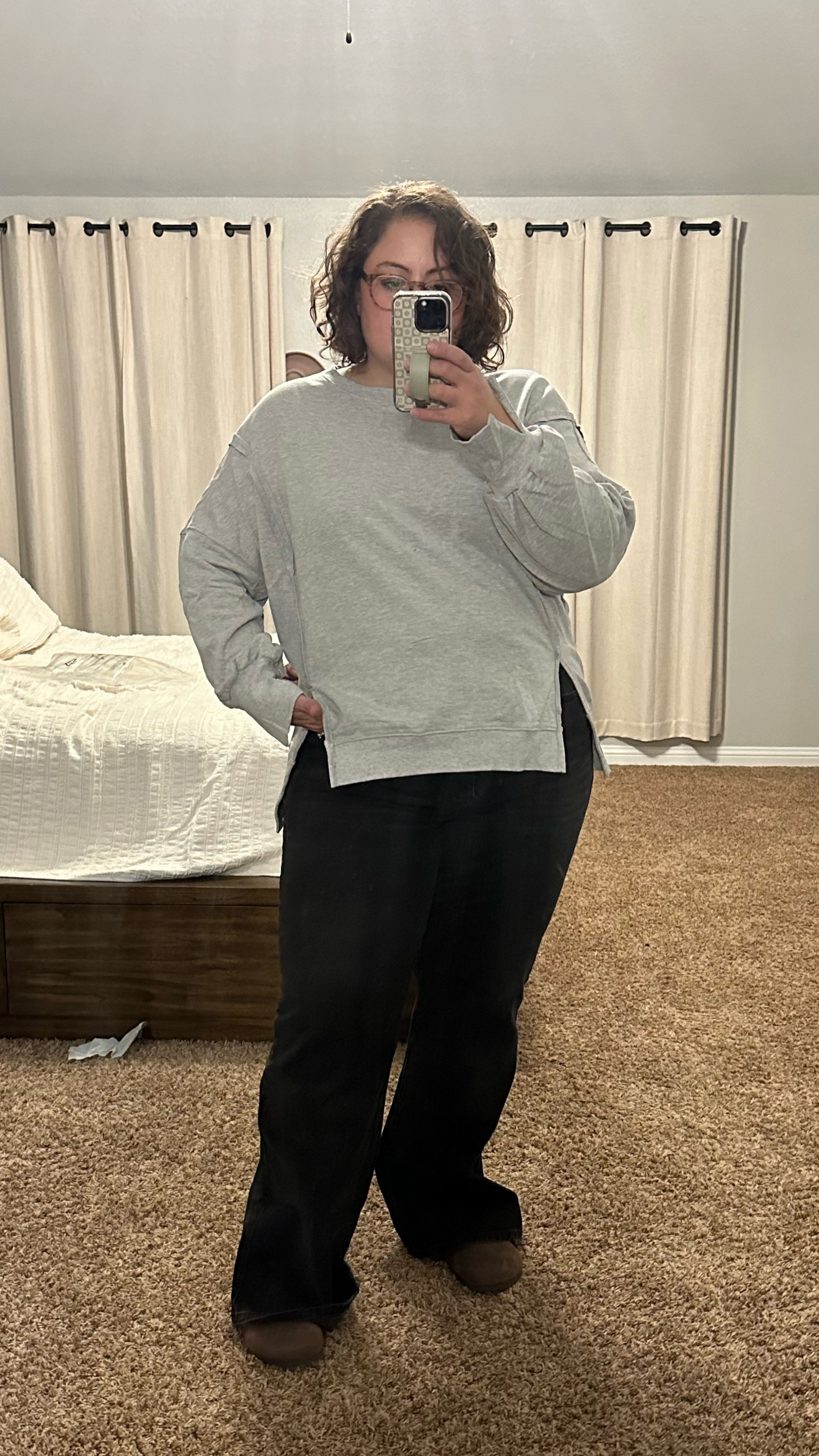 Sweatshirt XL • Jeans 17

bust 44  //  waist 39  //  hips 54  

#LTKPlusSize #LTKSeasonal #LTKFindsUnder50