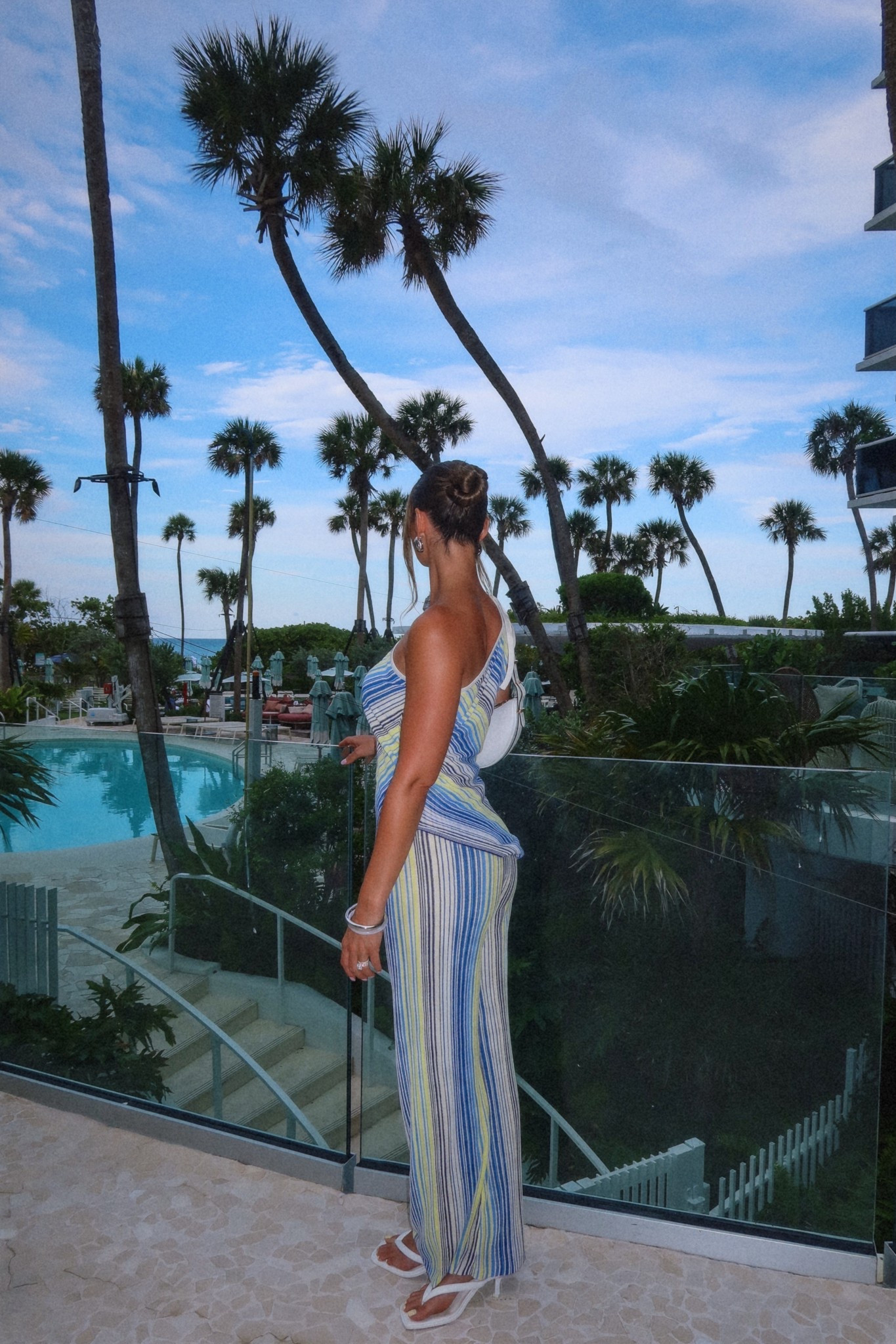 Cutest date night outfit / beachy vacation outfit / resort wear !! Wore this in Miami and loved the colors. Wearing size small top and bottoms. 