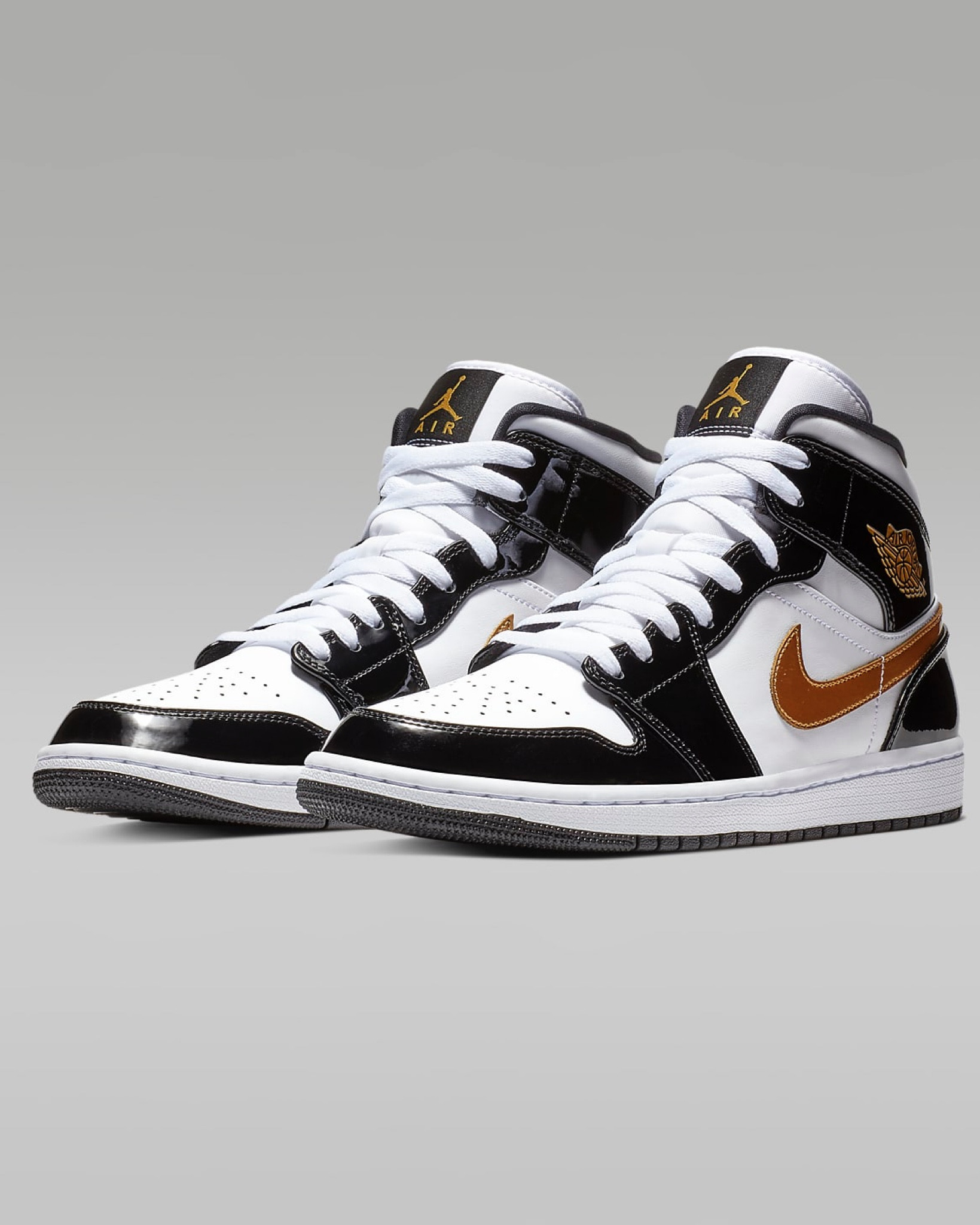 Shoe addiction | Nike | Air Jordan 1

#LTKGiftGuide #LTKCyberWeek #LTKshoecrush