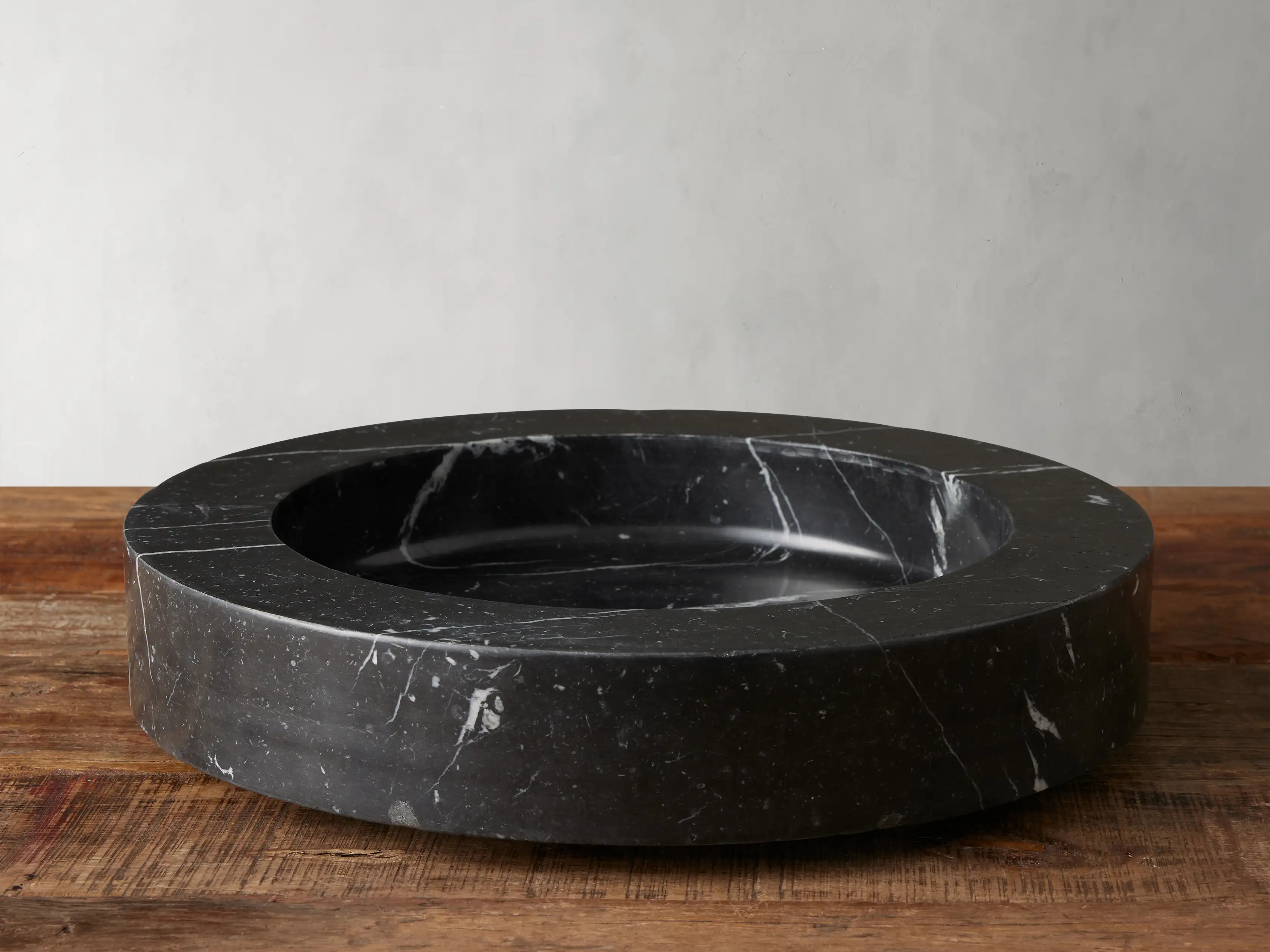 Aphra Vessel | Arhaus